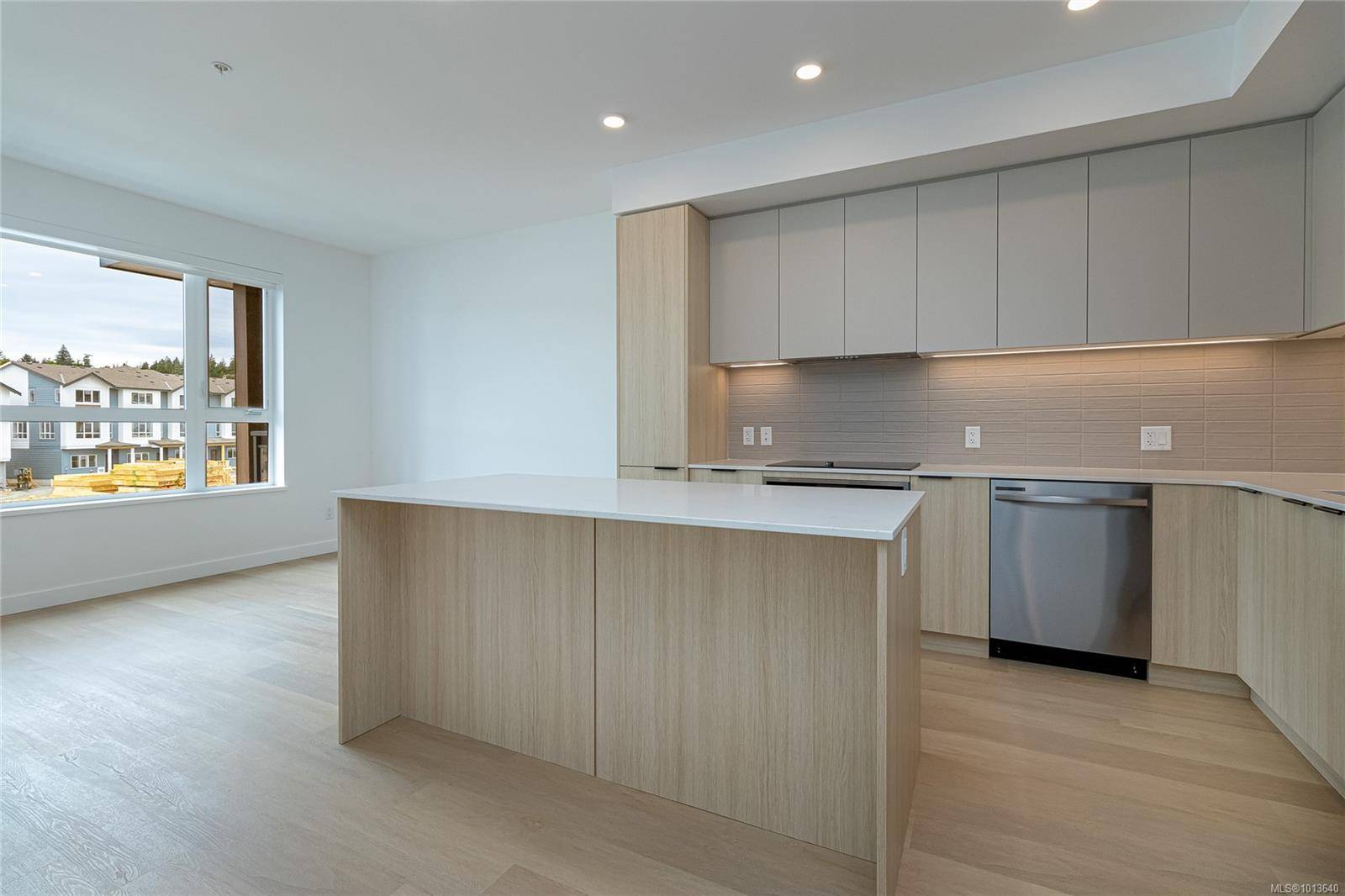 Colwood, BC V9C 0V3,3564B Ryder Hesjedal Way #310