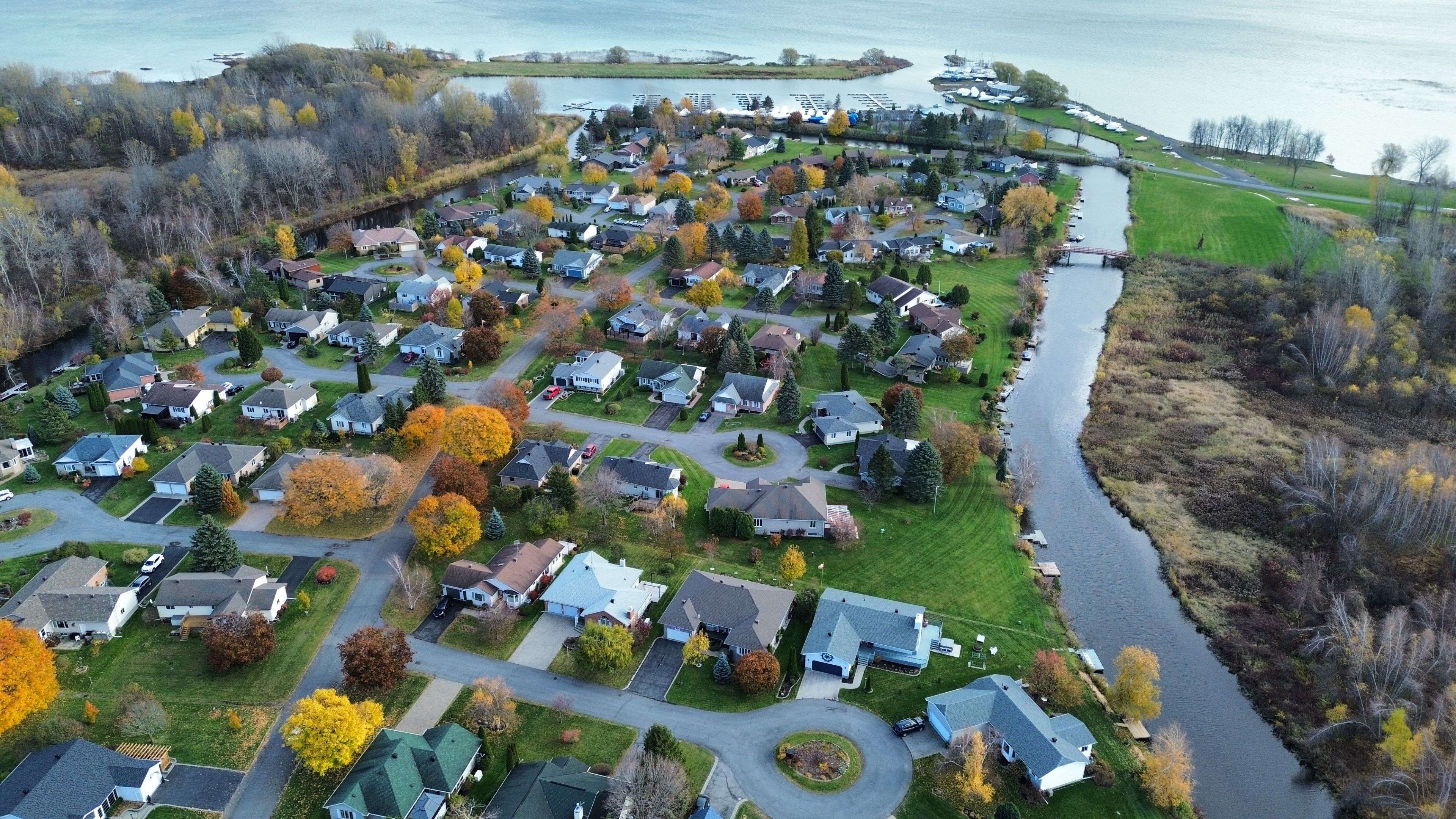 South Glengarry, ON K0C 1E0,0 McNaughton CT