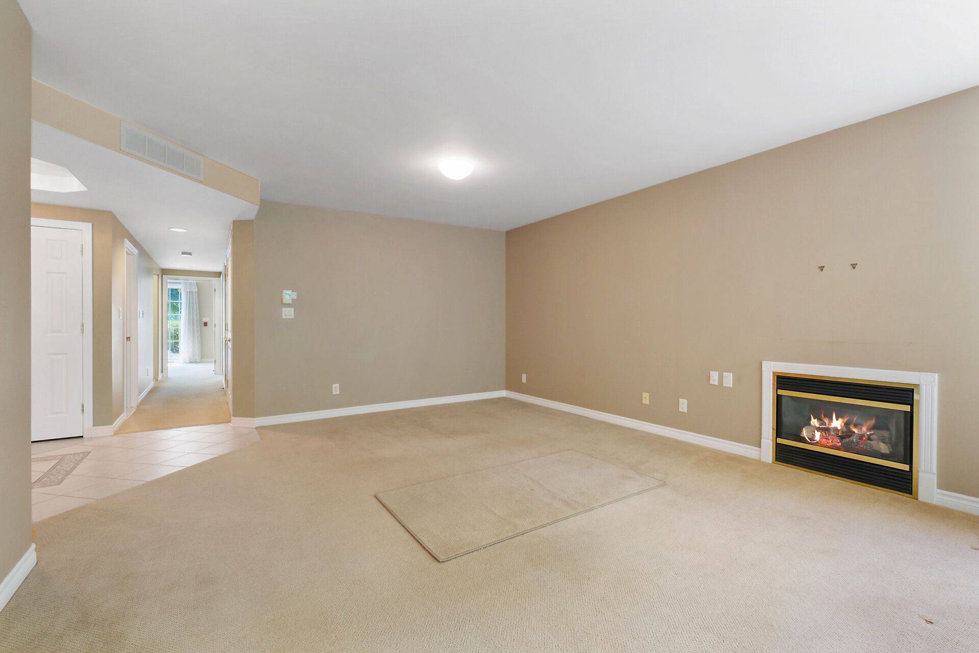 Kanata, ON K2K 2W1,131 Robson CT #1A