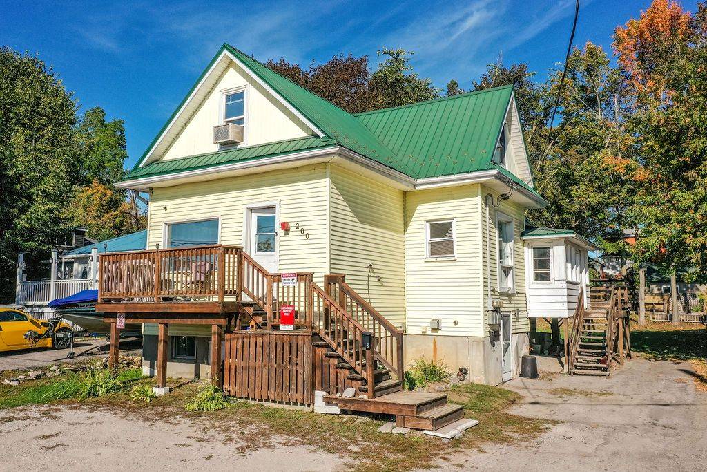 Orillia, ON L3V 2X4,200 Edward ST