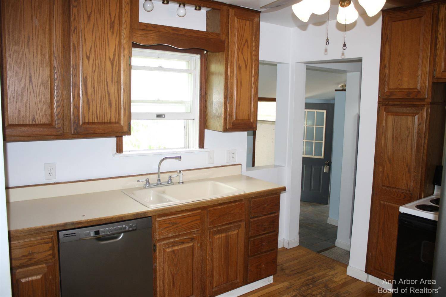 Manchester, MI 48158,712 City RD