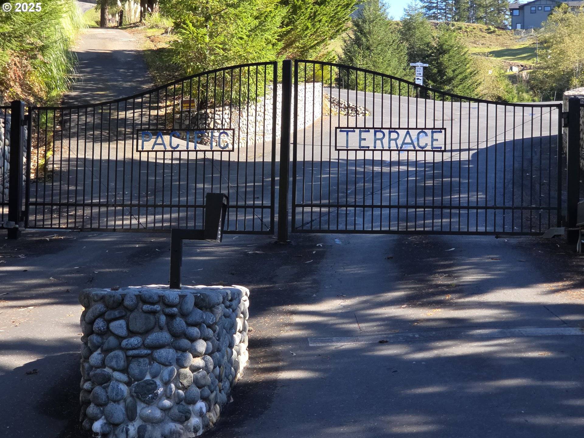 Brookings, OR 97415,7771 ZOE DR