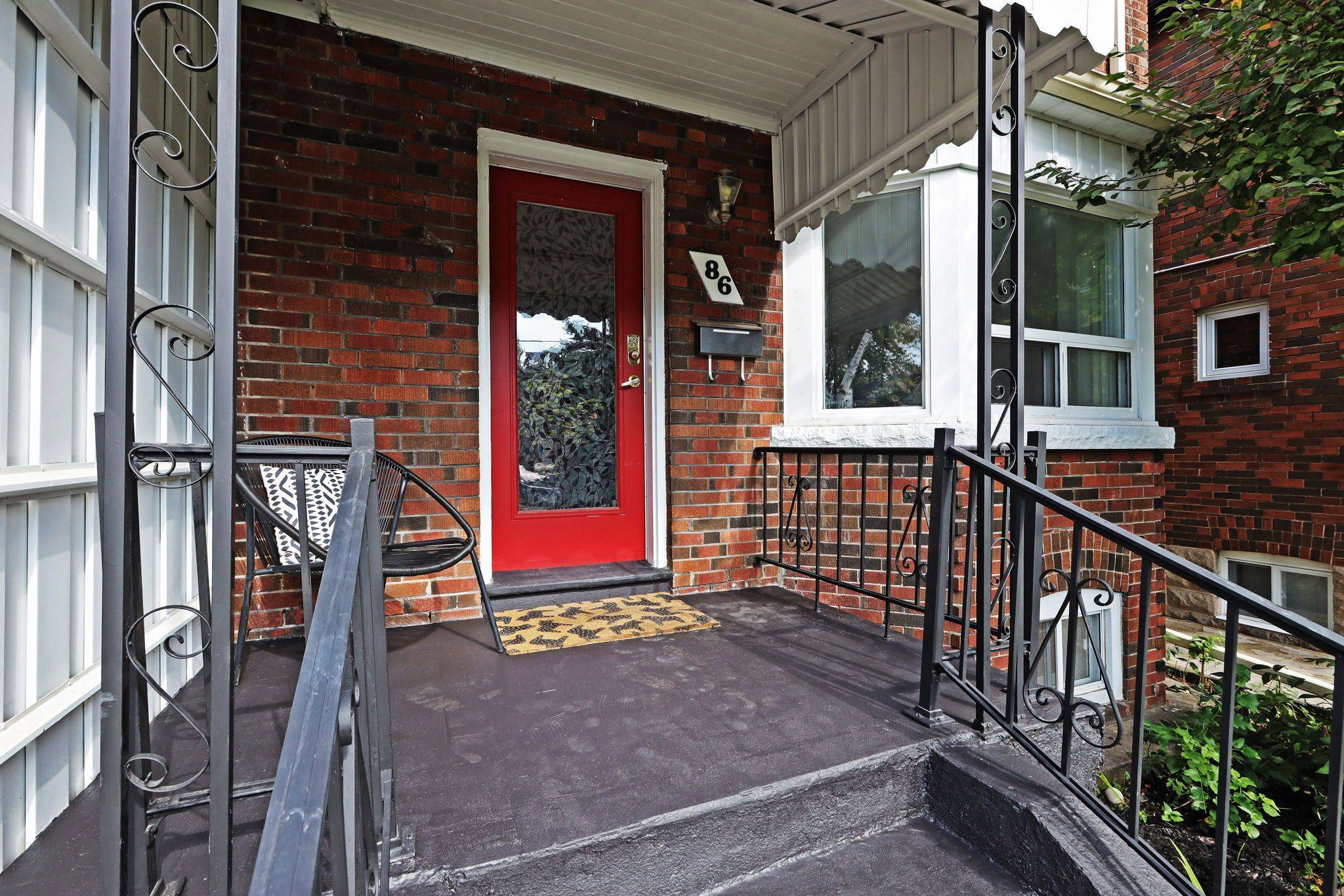 Toronto E03, ON M4K 2B5,86 Floyd AVE