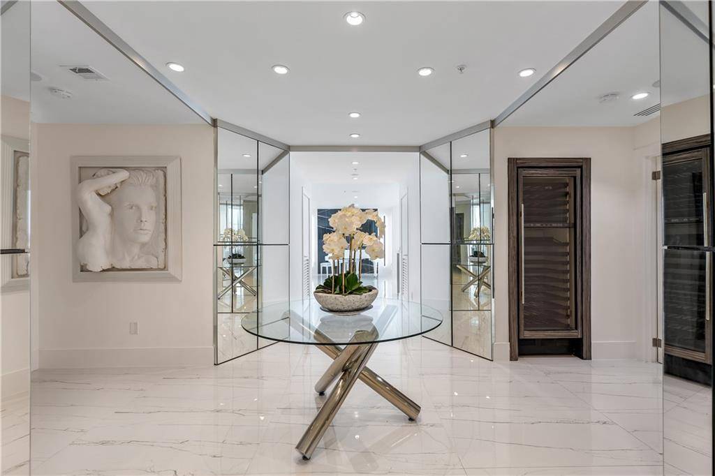 Fort Lauderdale, FL 33301,350 SE 2nd St #GPH-90