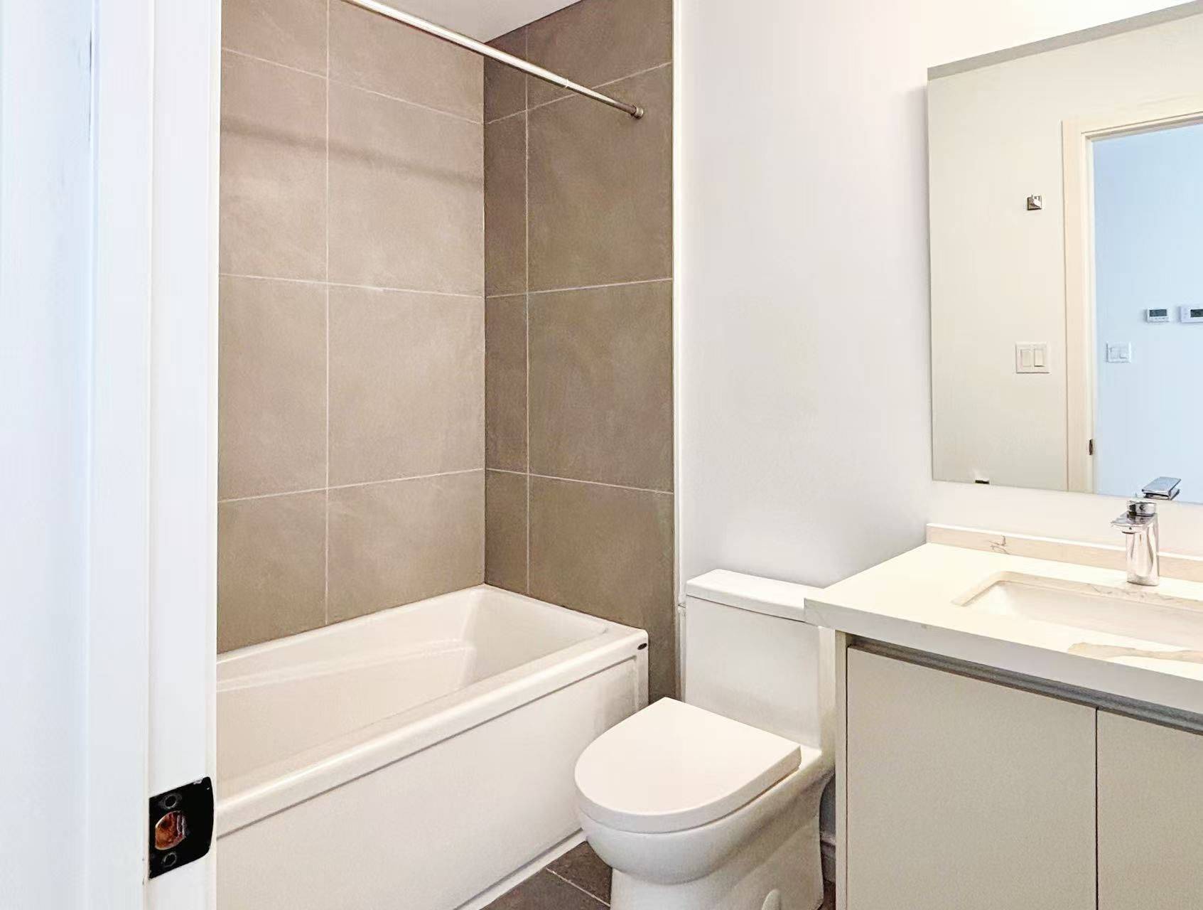 Lower Town - Sandy Hill, ON K1N 7V1,135 Sweetland AVE #201