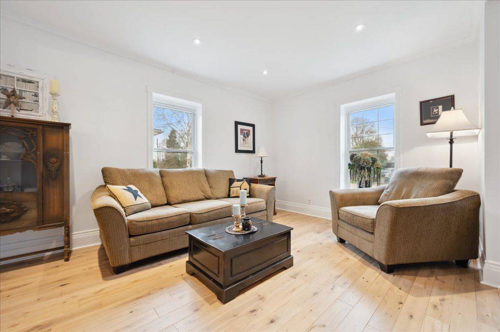 East Luther Grand Valley, ON L9W 5N3,42 Bielby ST