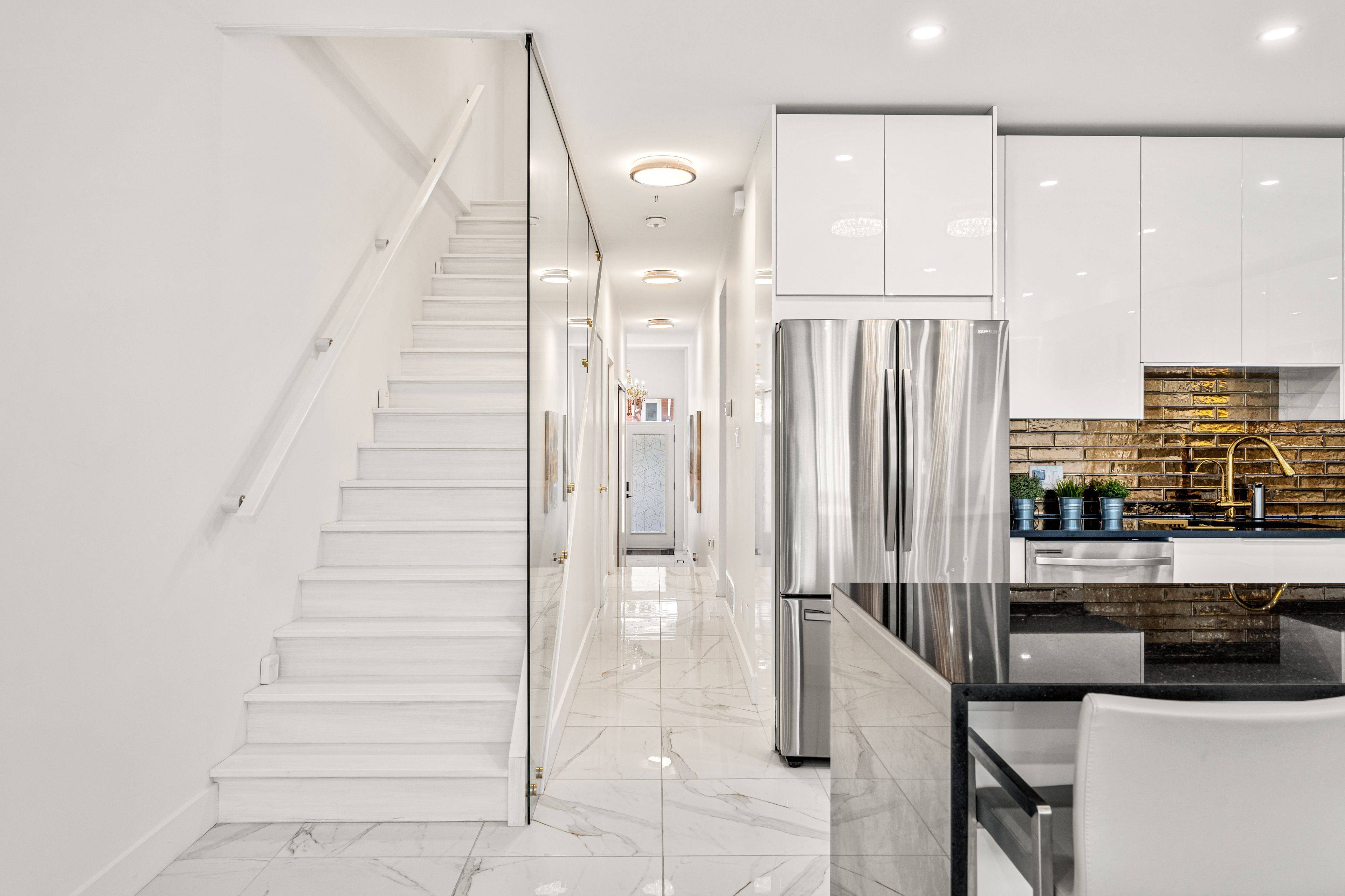 Westboro - Hampton Park, ON K1Z 7J6,266 Currell AVE