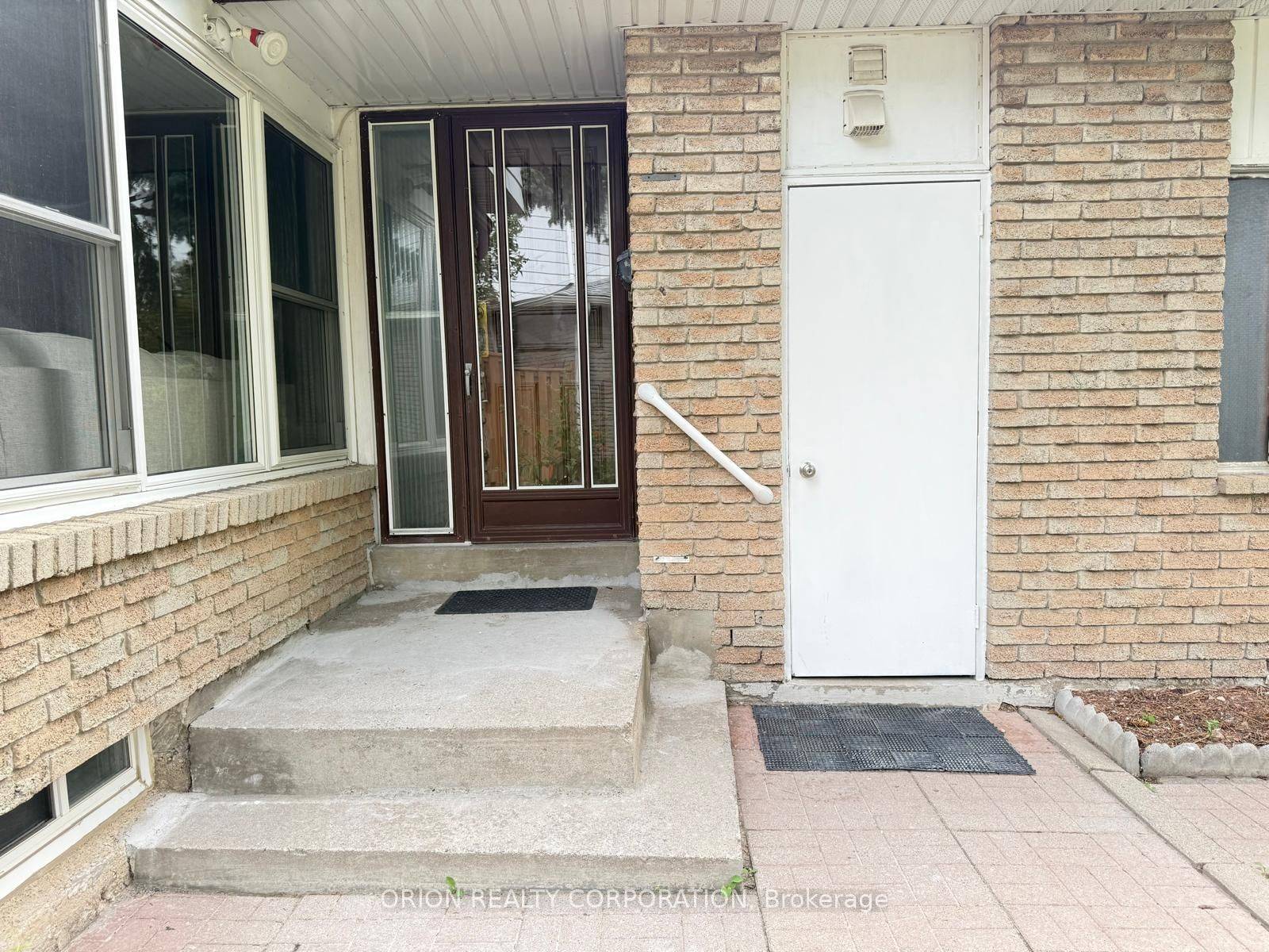 Toronto C07, ON M2R 3K3,20 Antibes DR