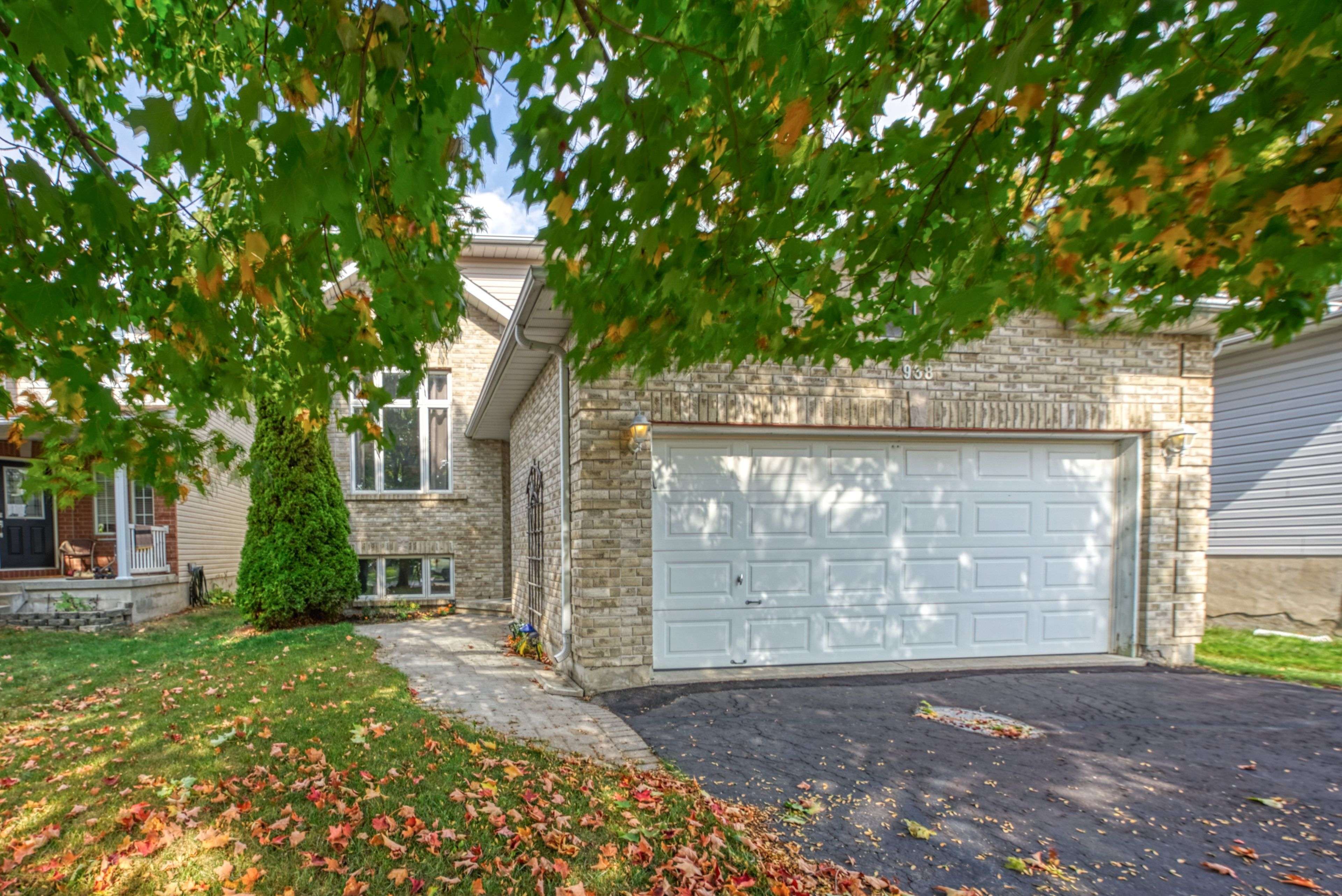 Kingston, ON K7M 9C2,938 Lombardy ST