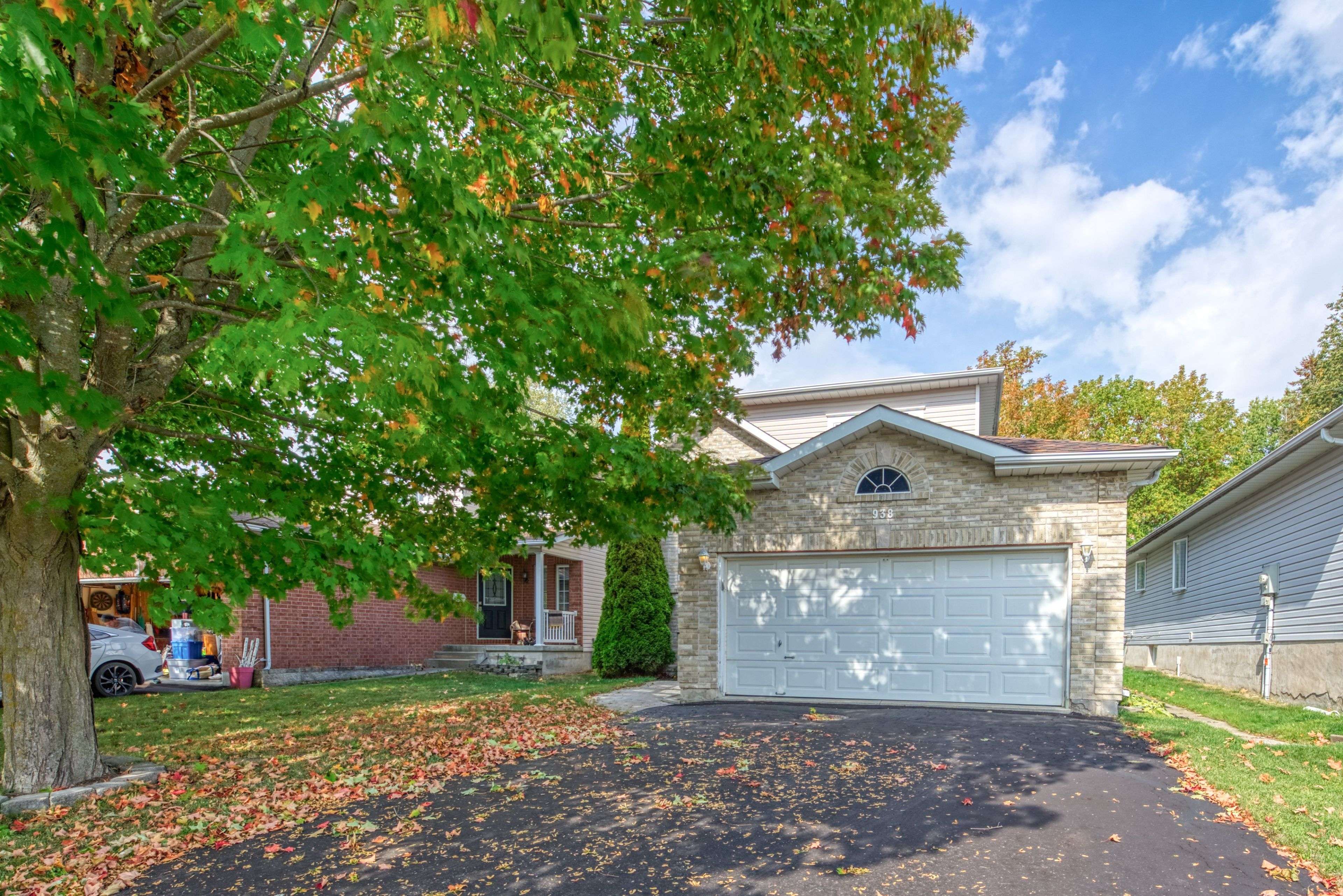 Kingston, ON K7M 9C2,938 Lombardy ST