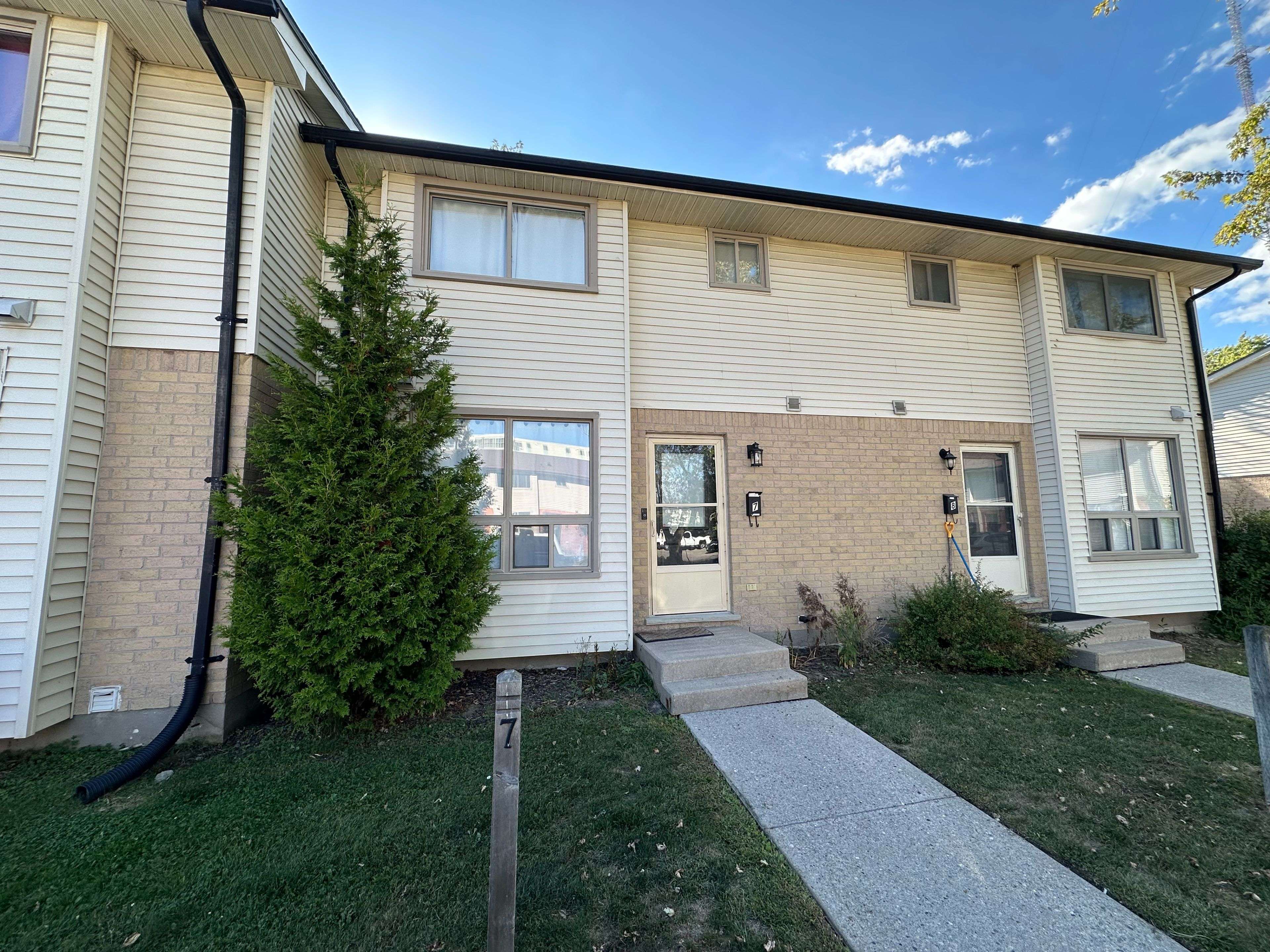 London South, ON N6J 4J3,135 Belmont DR #7