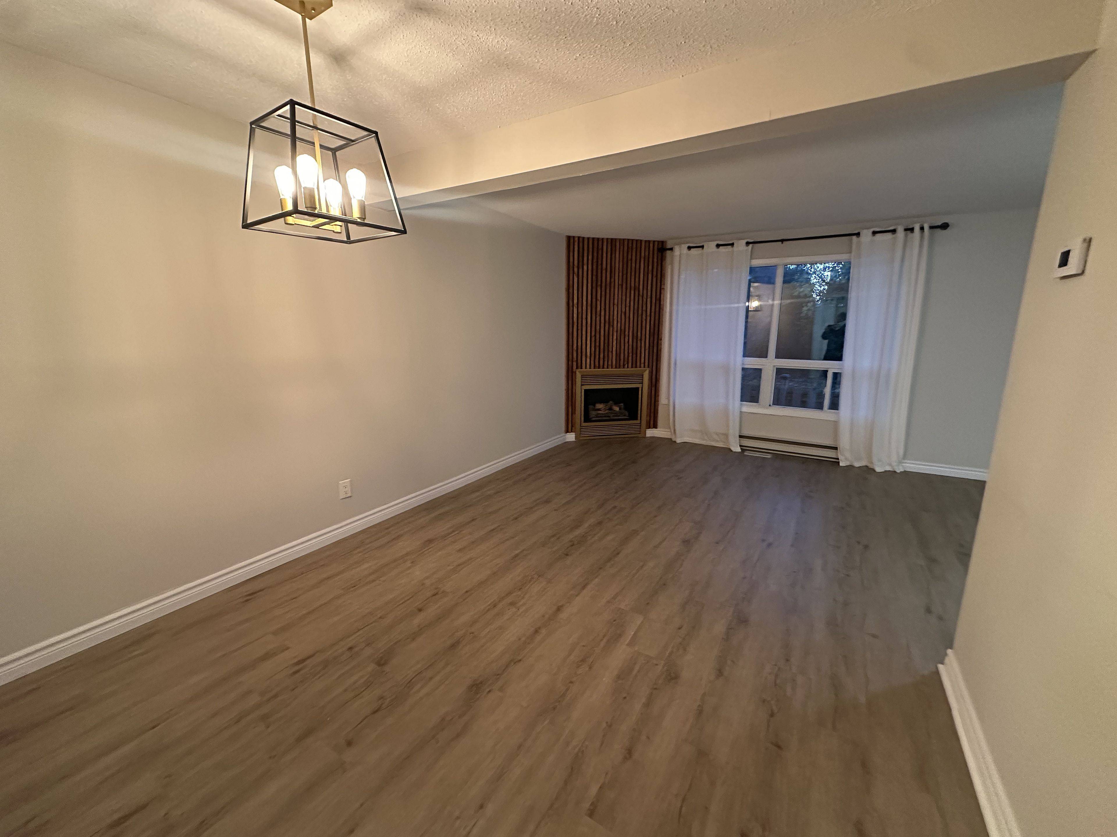 London South, ON N6J 4J3,135 Belmont DR #7