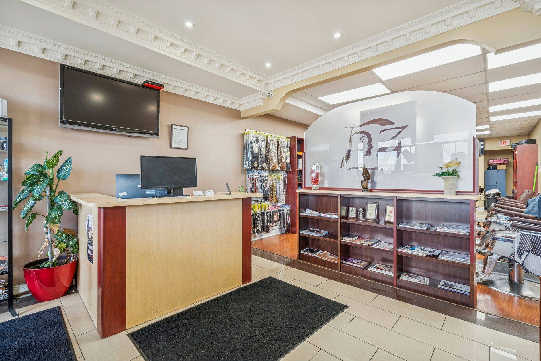 Brampton, ON L6V 1X6,51 Kennedy RD N