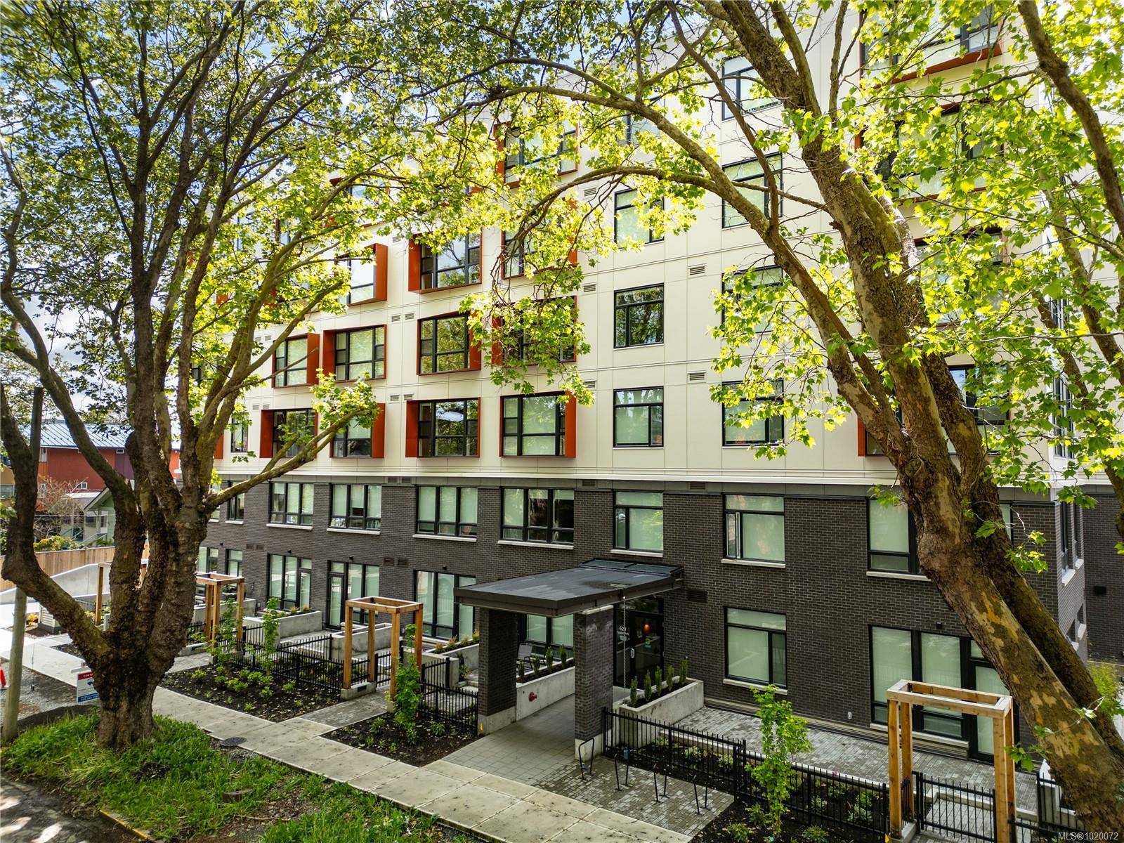 Victoria, BC V8Z 1A5,629 Speed Ave #209