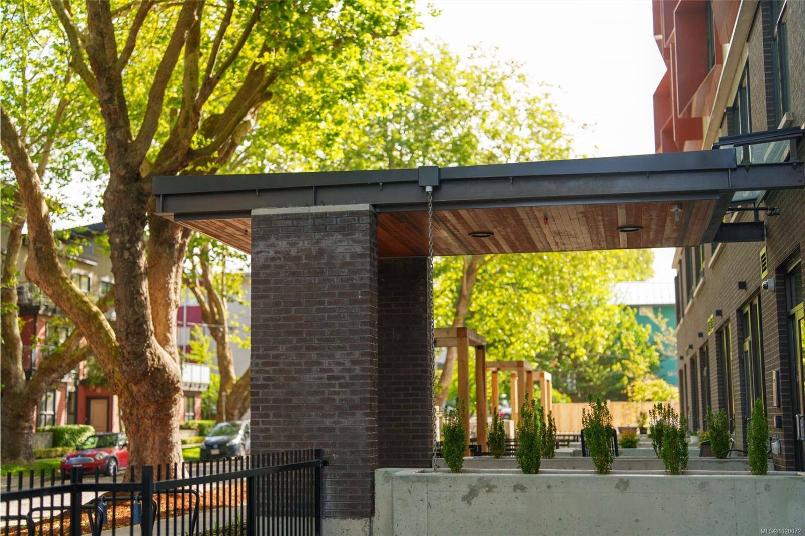 Victoria, BC V8Z 1A5,629 Speed Ave #209