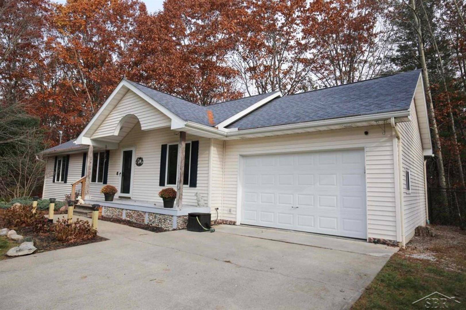 Sanford, MI 48657,5656 N Lake Sanford