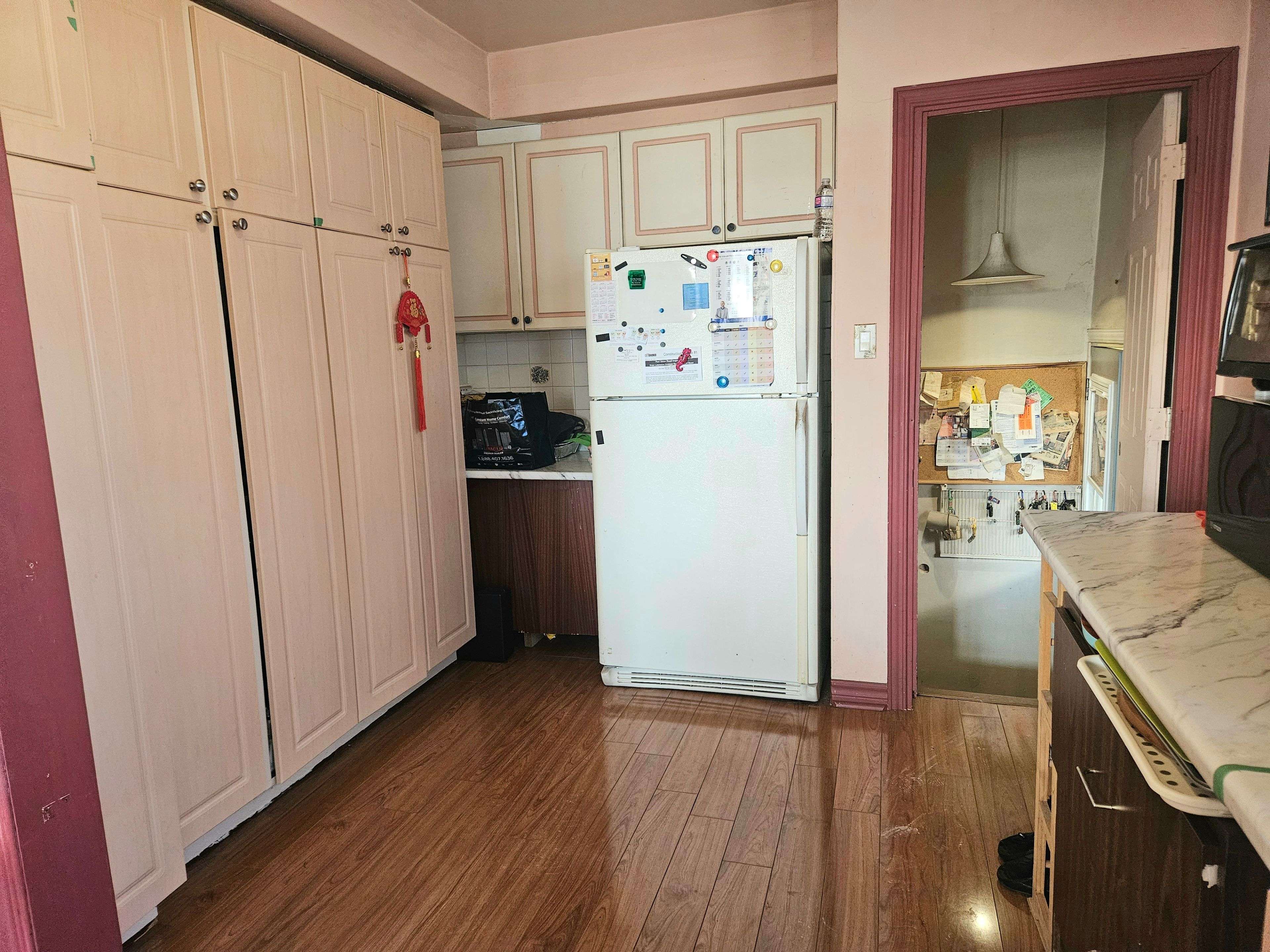 Toronto E10, ON M1C 1R4,5332 Lawrence AVE E