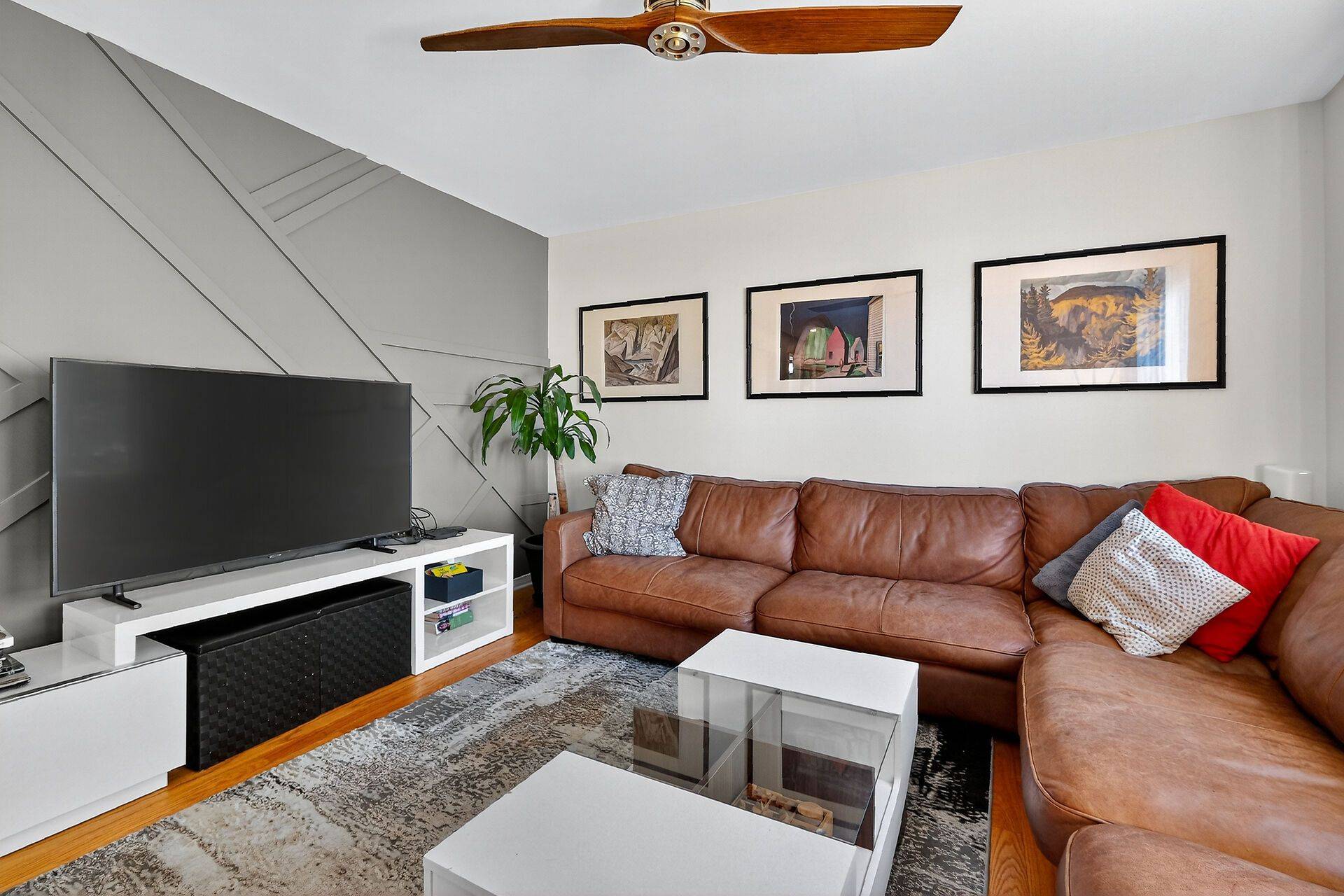 Russell, ON K4R 1B6,544 Loucks DR