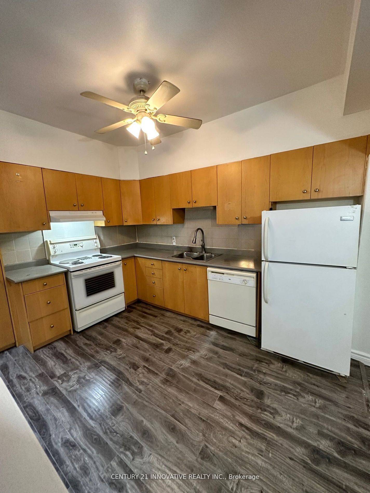 Toronto E03, ON M4C 5G2,29 Eldon AVE