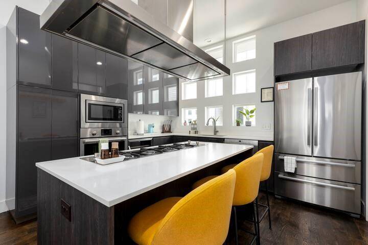 Dallas, TX 75215,1224 hyde Court