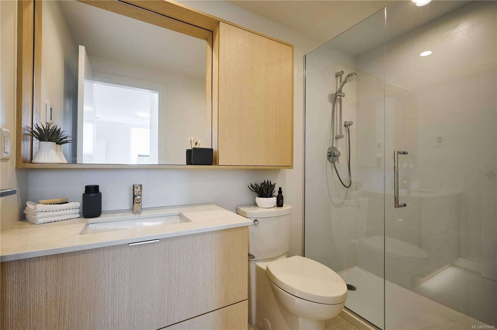 Victoria, BC V8V 3M8,1100 Yates St #408