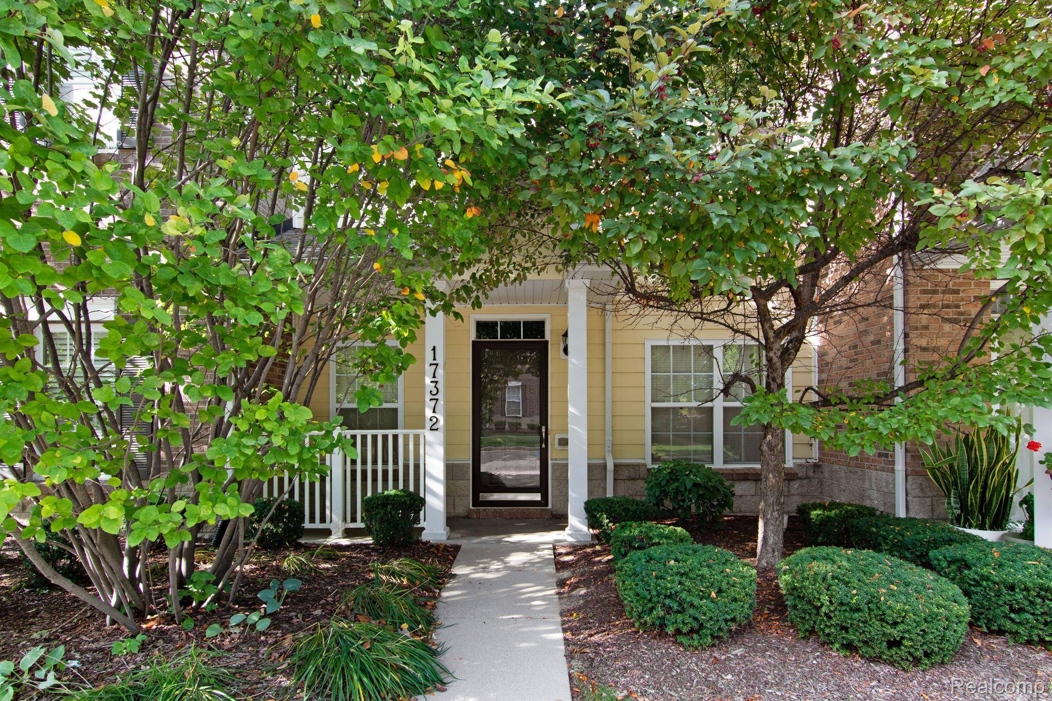 Southfield, MI 48076,17372 WINDFLOWER DR