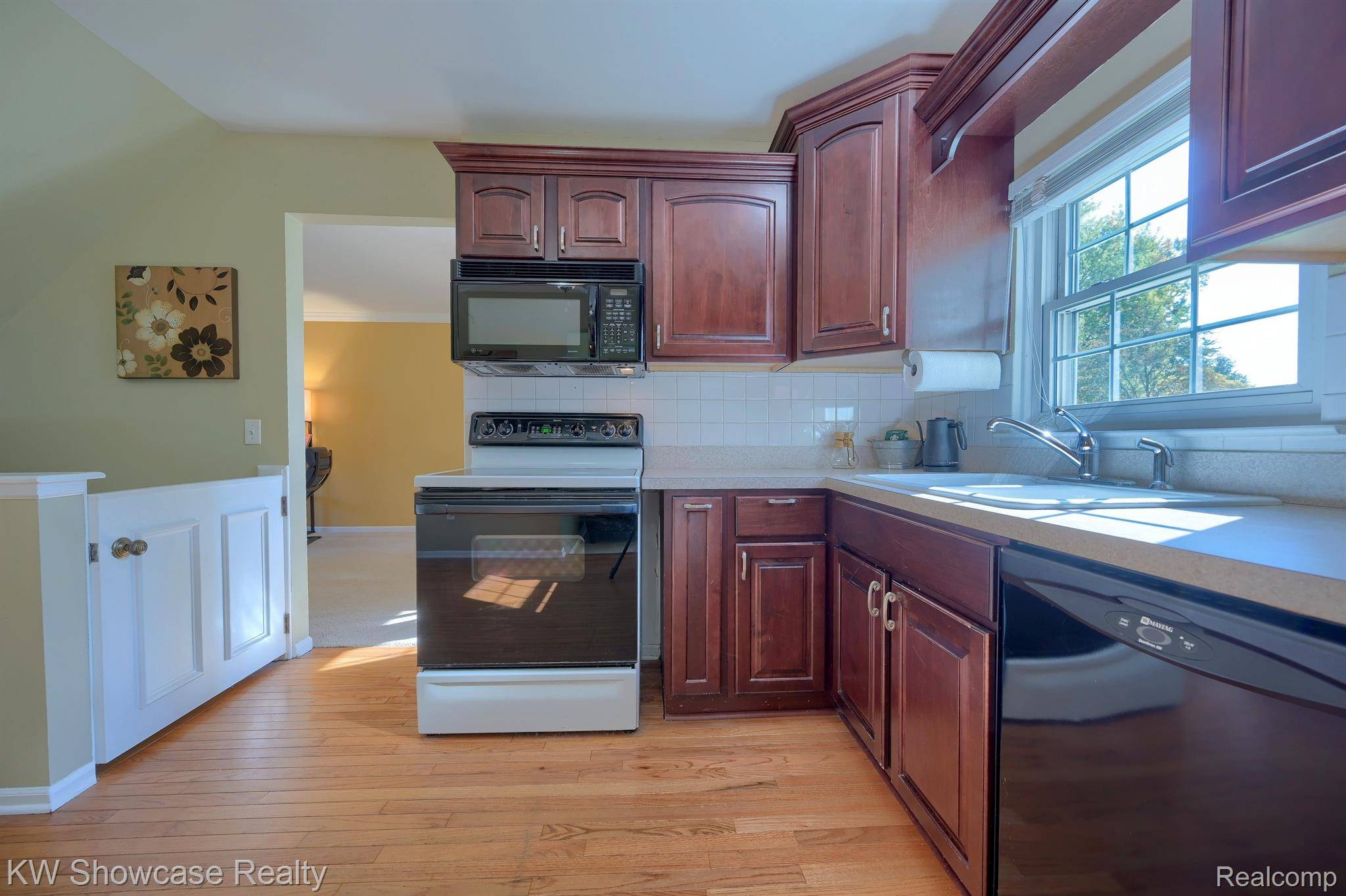 Novi, MI 48374,24509 SIMMONS DR