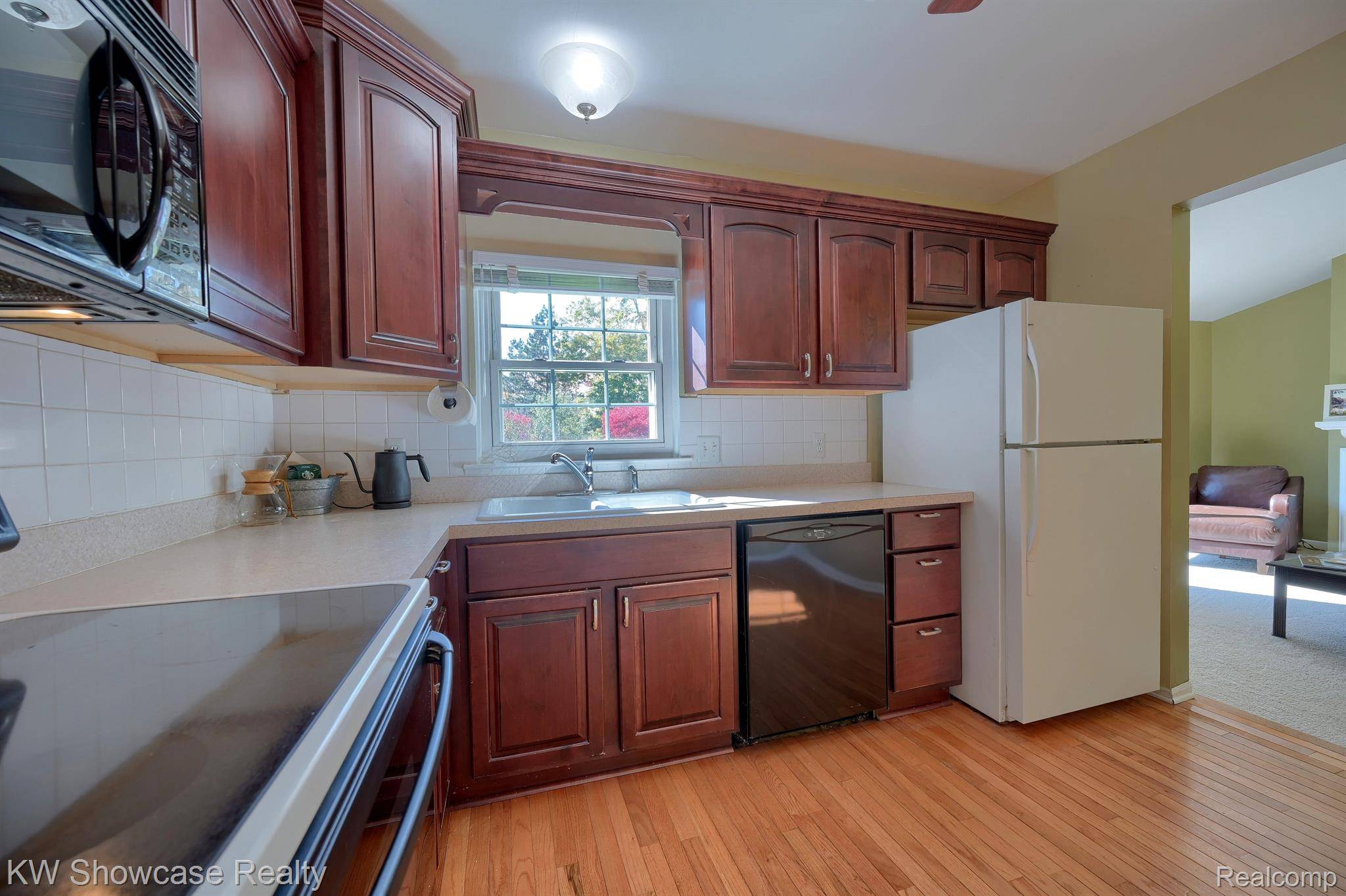 Novi, MI 48374,24509 SIMMONS DR