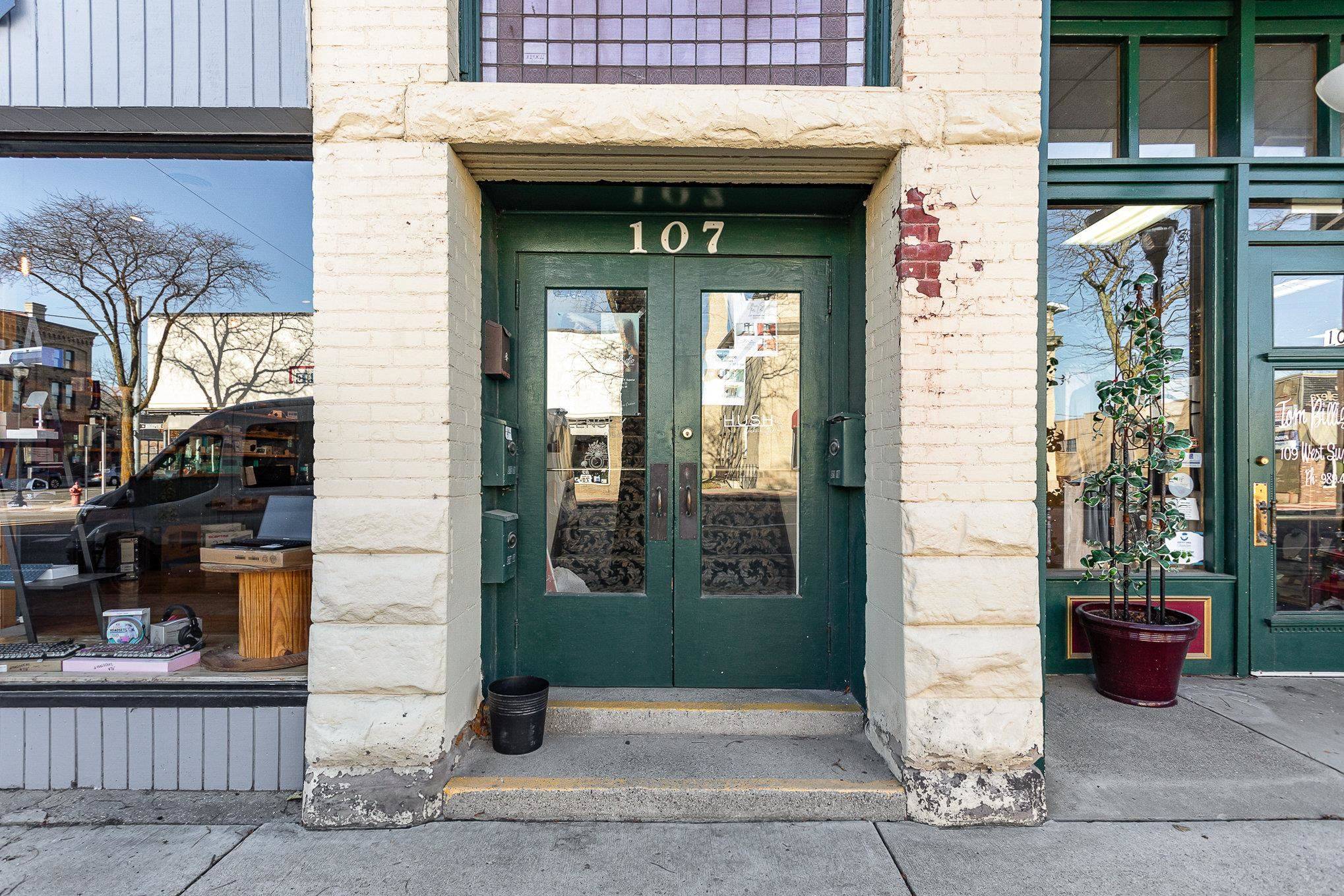 Alma, MI 48801,101 W Superior