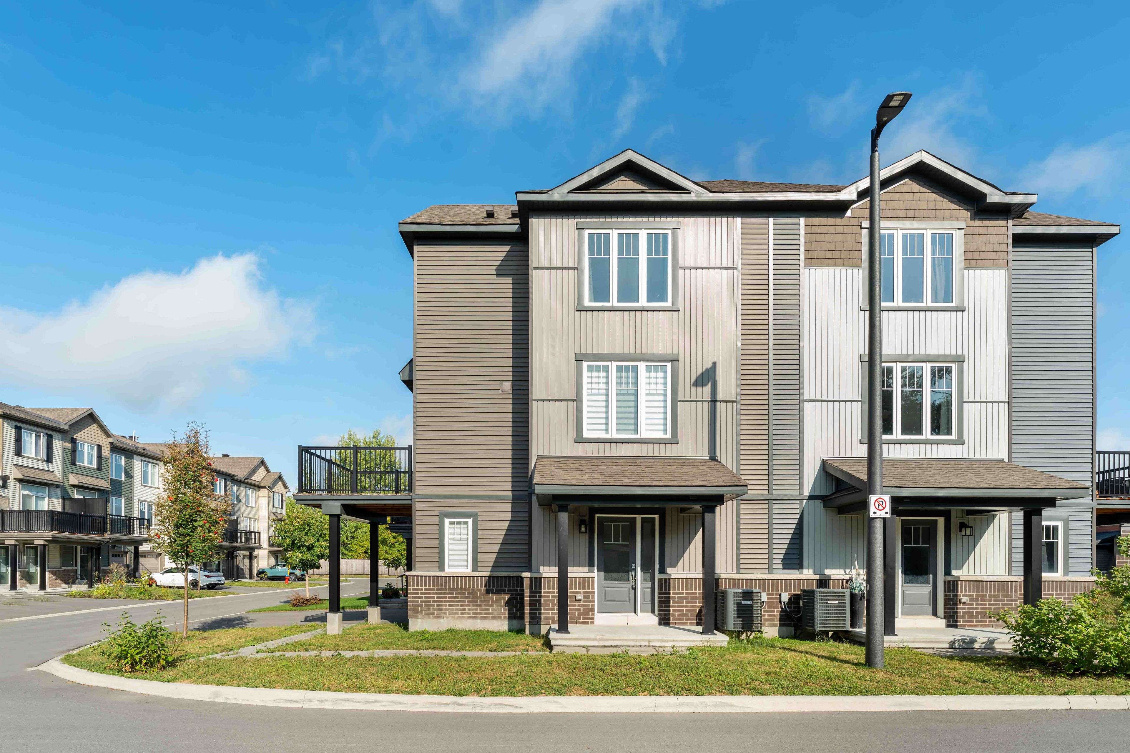 Kanata, ON K2K 0P6,214 Attwell Private