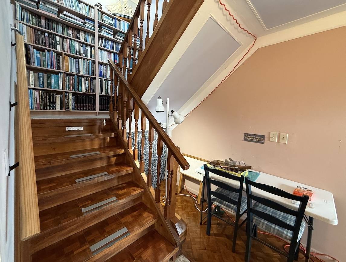 Hilo, HI 96720,37 MEHAU LN