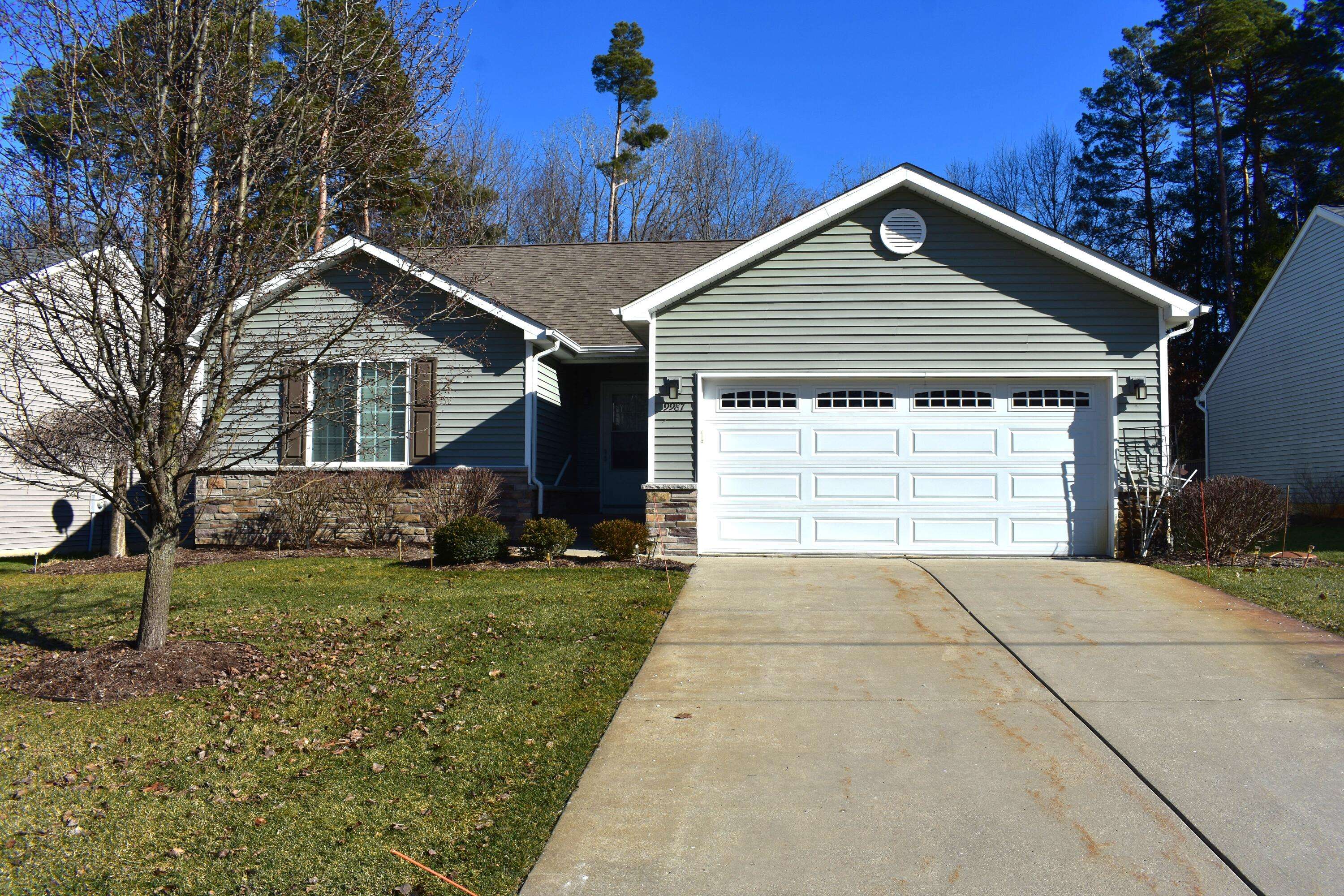 Pinckney, MI 48169,9987 Whispering Woods DR