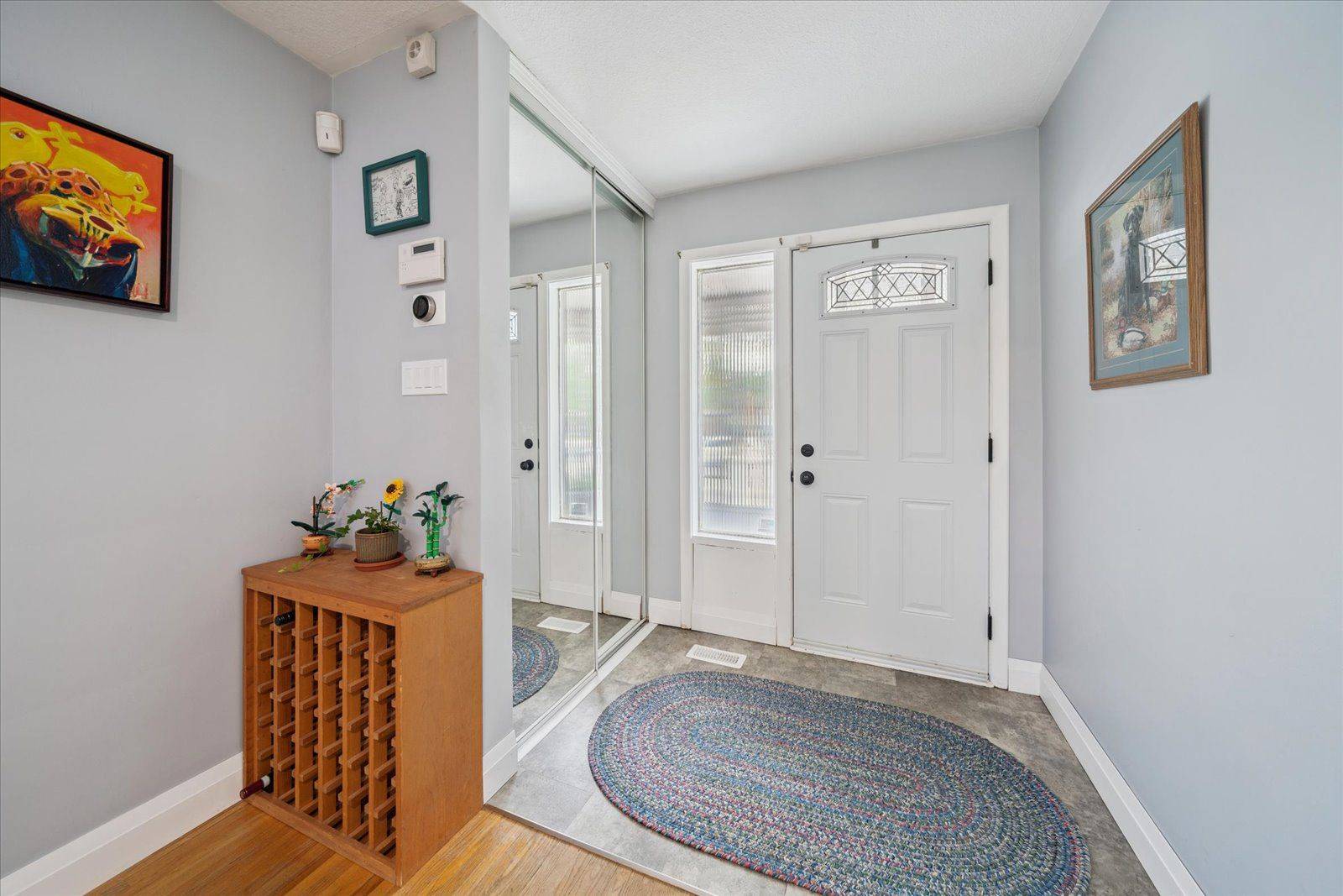 Mississauga, ON L4Y 2H1,1201 Kingsholm DR