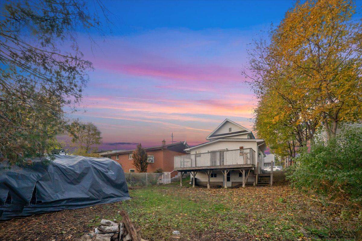 Peterborough, ON K9J 2E5,611 Romaine ST N