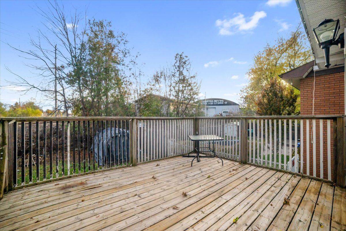 Peterborough, ON K9J 2E5,611 Romaine ST N