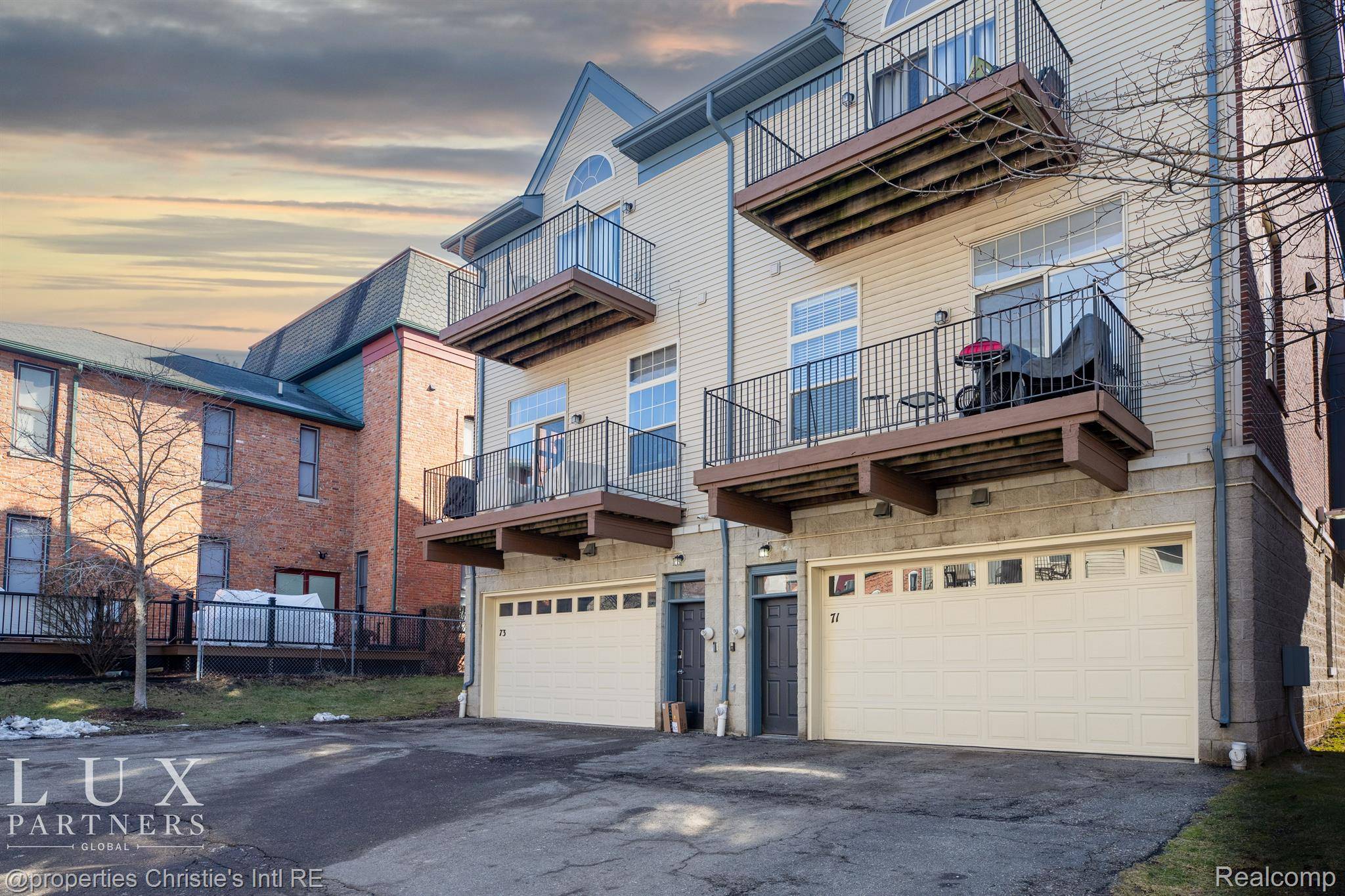 Detroit, MI 48201,71 ADELAIDE ST