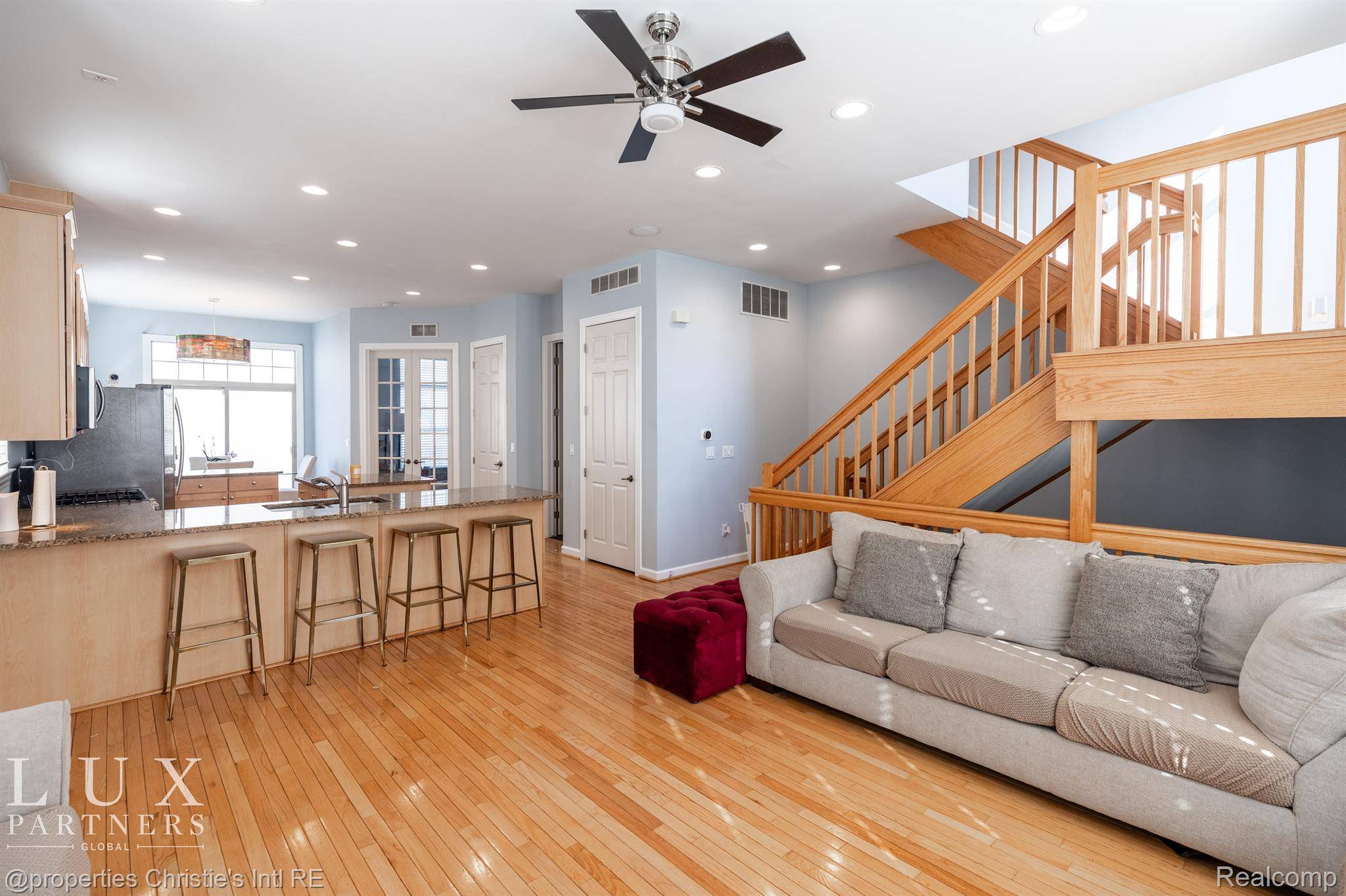 Detroit, MI 48201,71 ADELAIDE ST