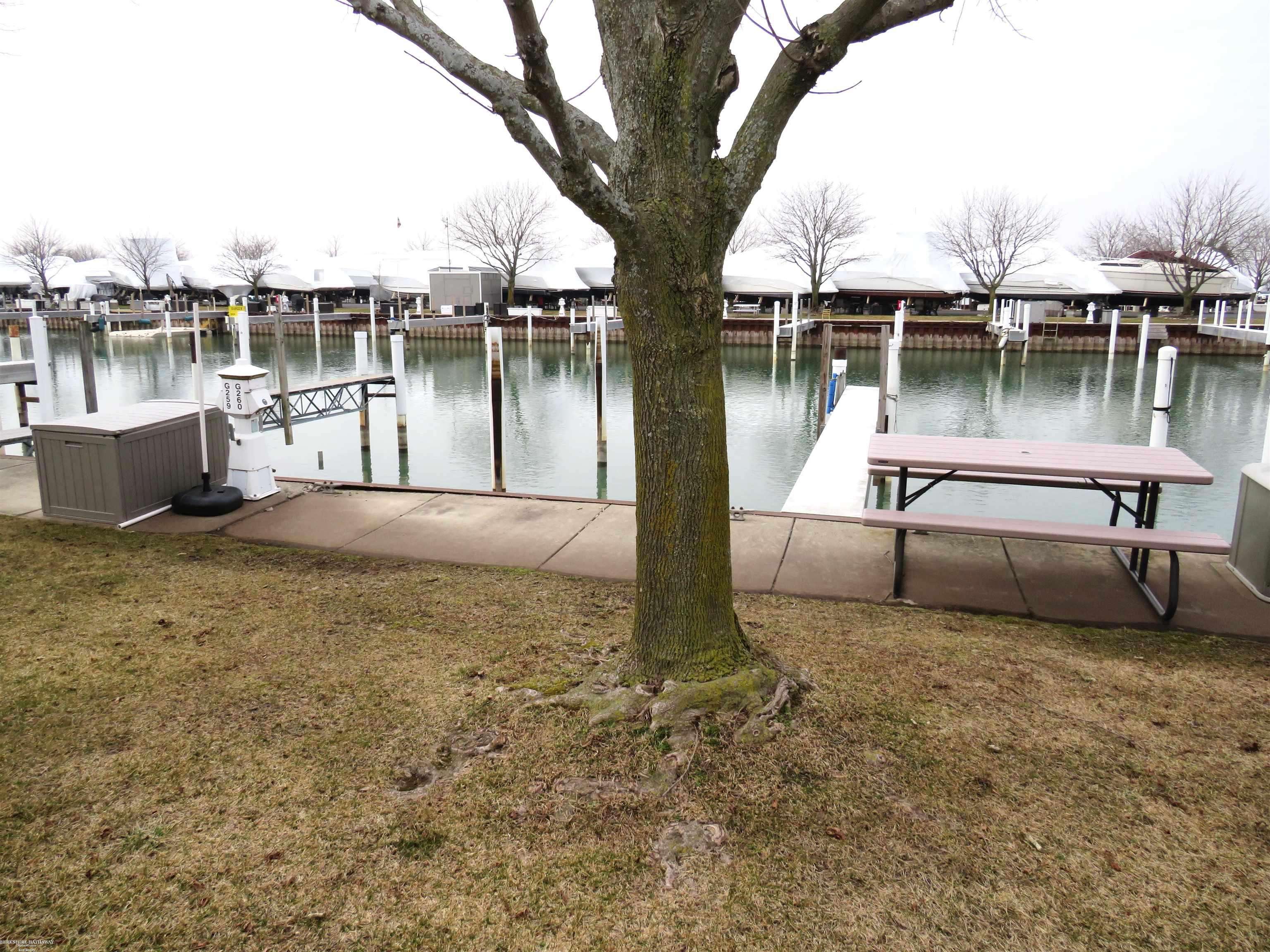 Harrison Twp, MI 48045,41700 Conger Bay G-260