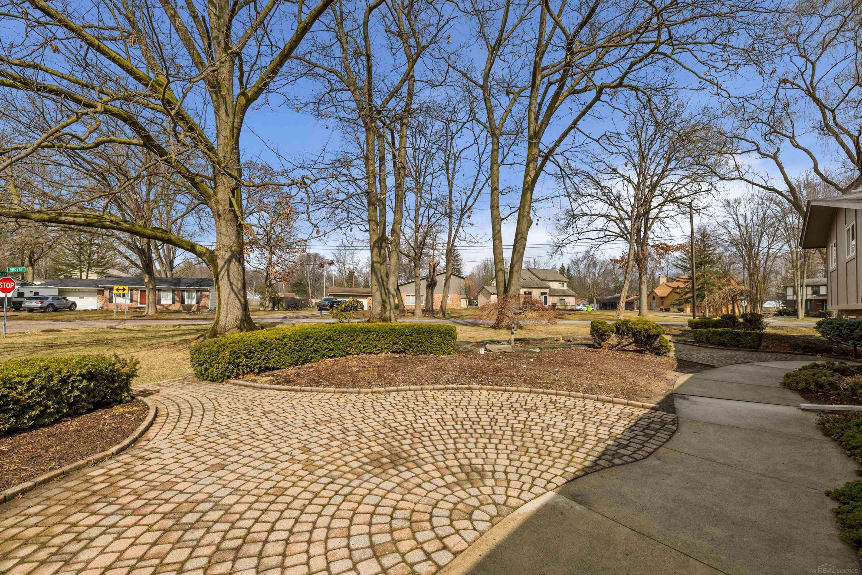 Harrison Twp, MI 48045,37980 Winkler