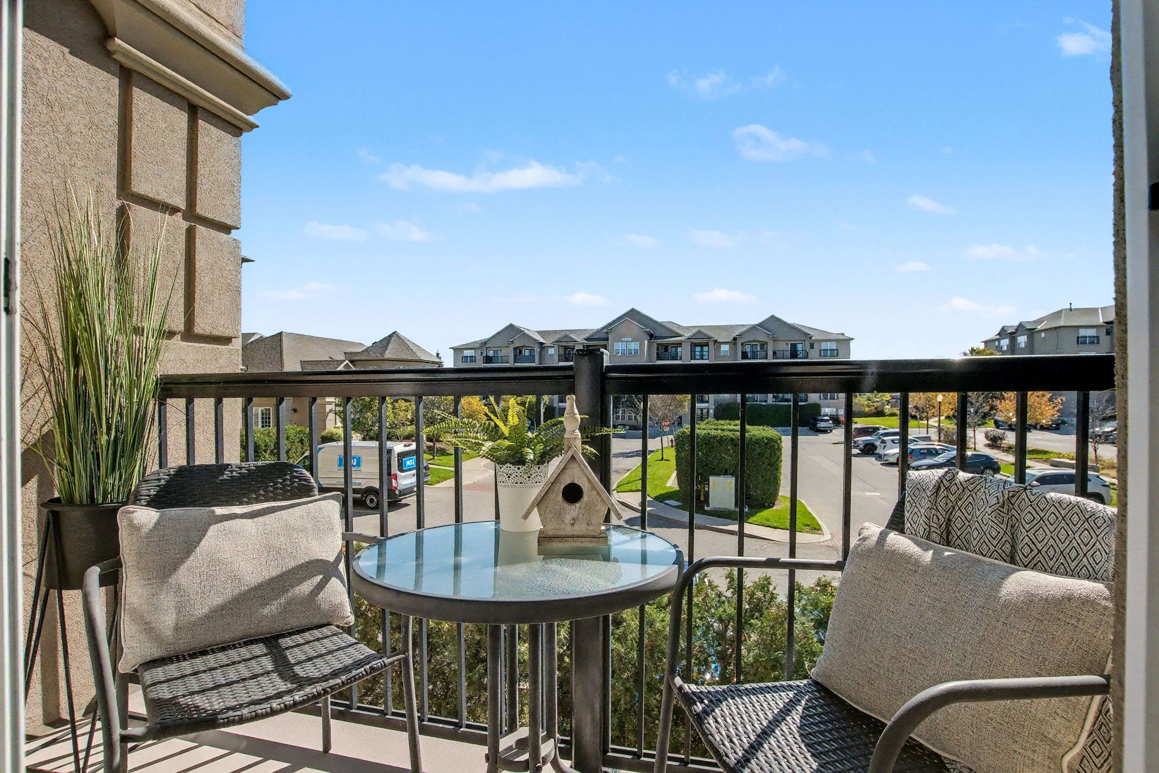 Milton, ON L9T 7S4,1380 Main ST E #204