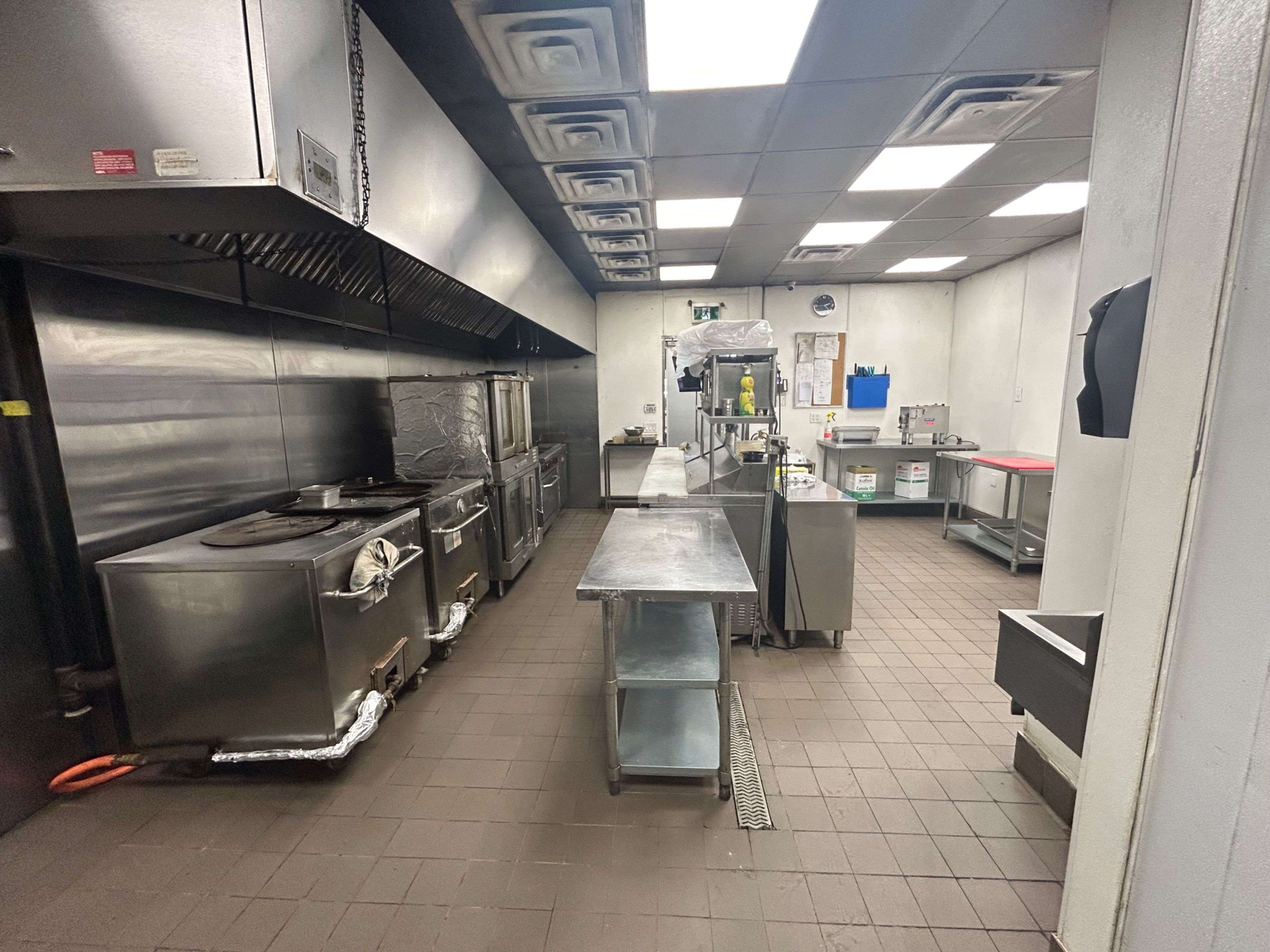 Hamilton, ON L8E 1H6,40 Centennial Pkwy N ## 2