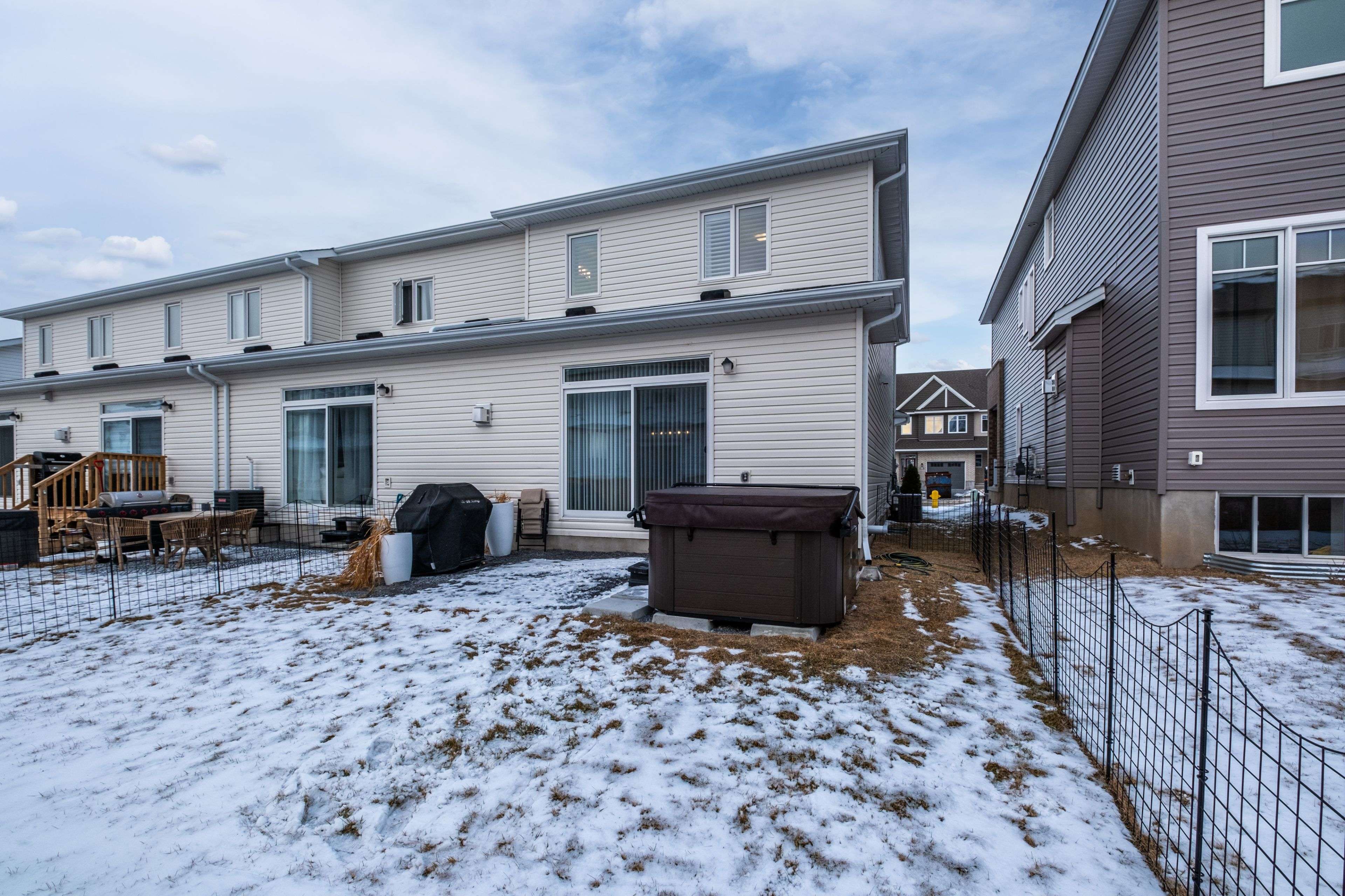 Kingston, ON K7K 0H6,1516 SCARLET ST