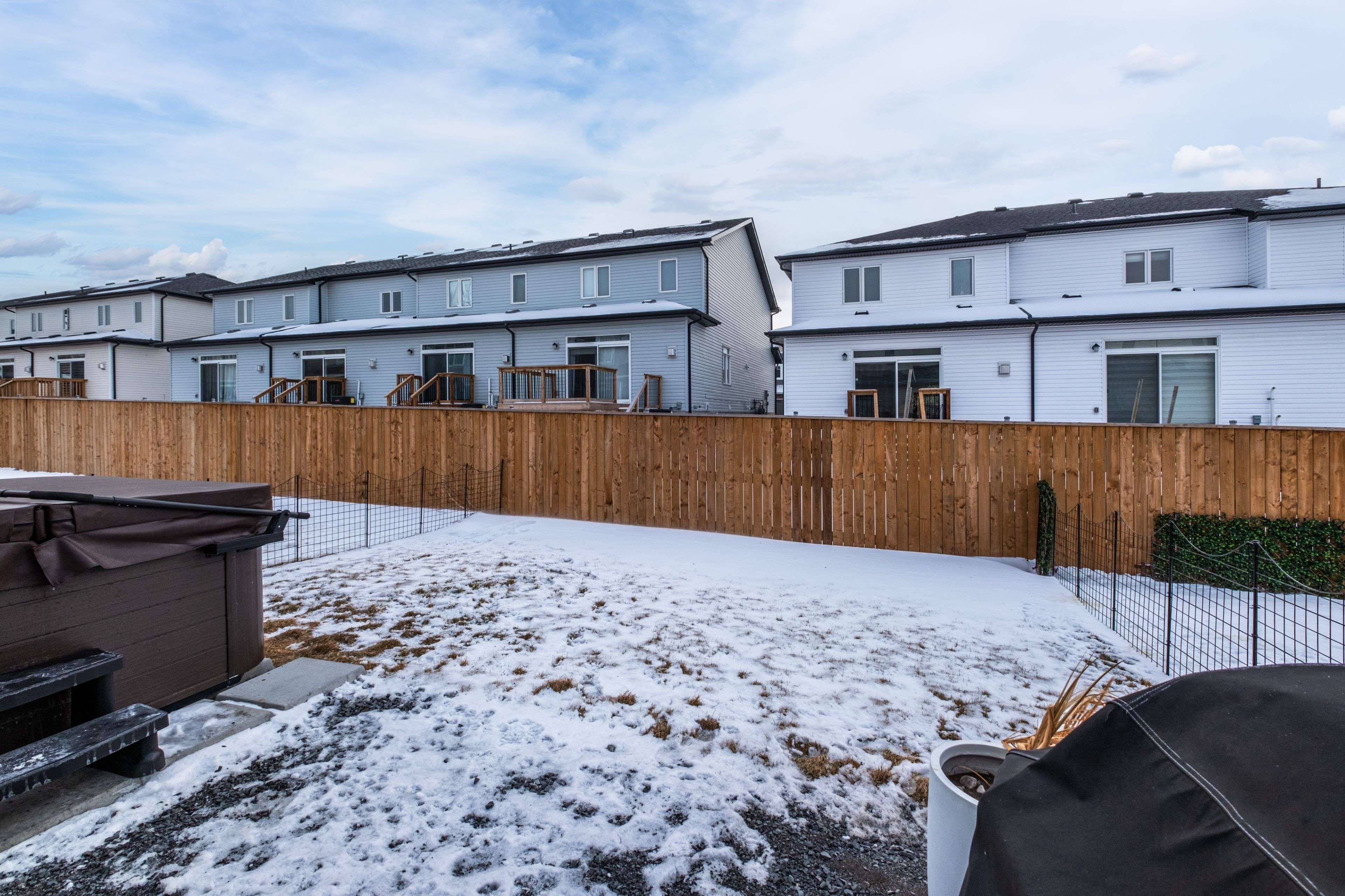 Kingston, ON K7K 0H6,1516 SCARLET ST