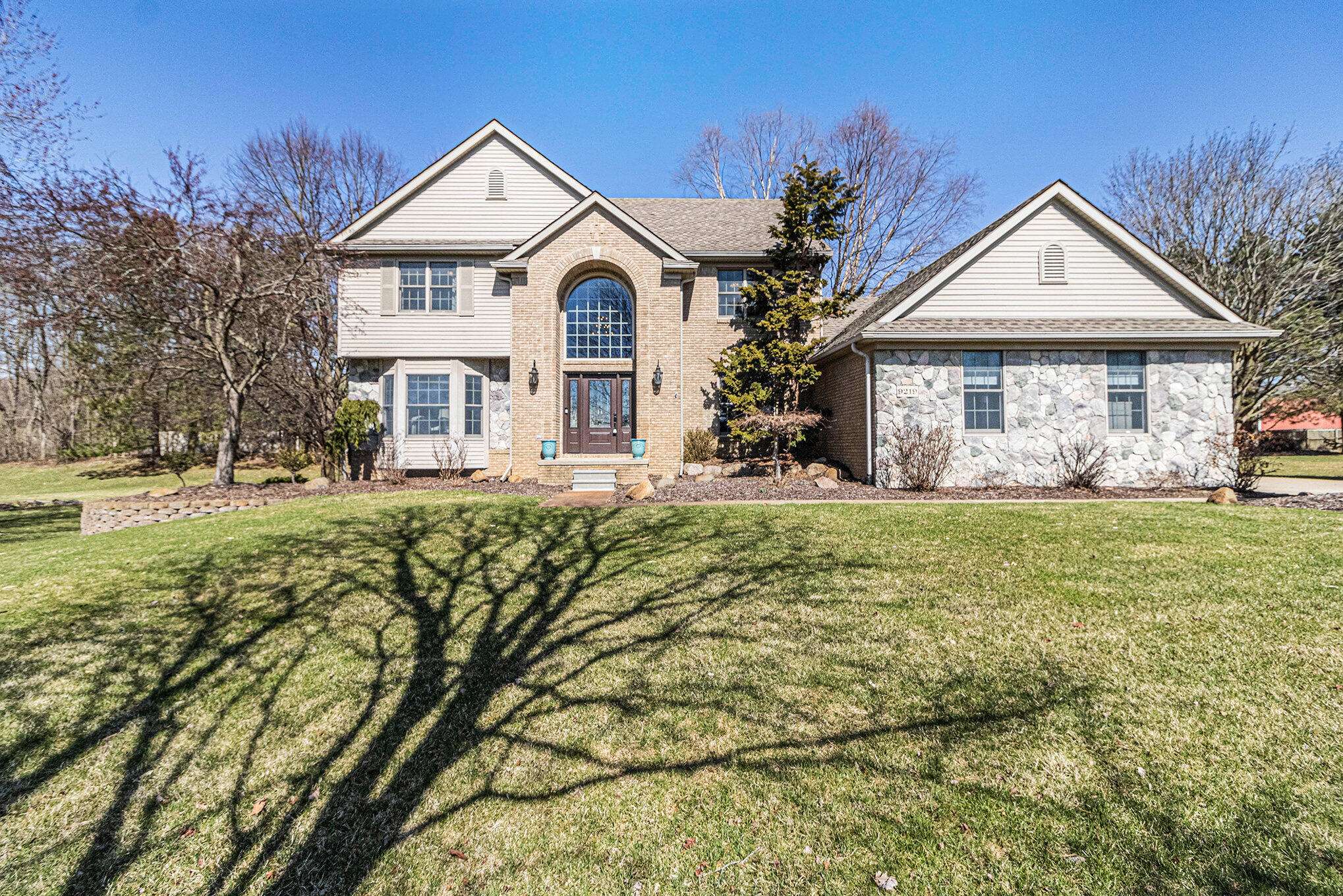 Saline, MI 48176,9219 Sandhill CT