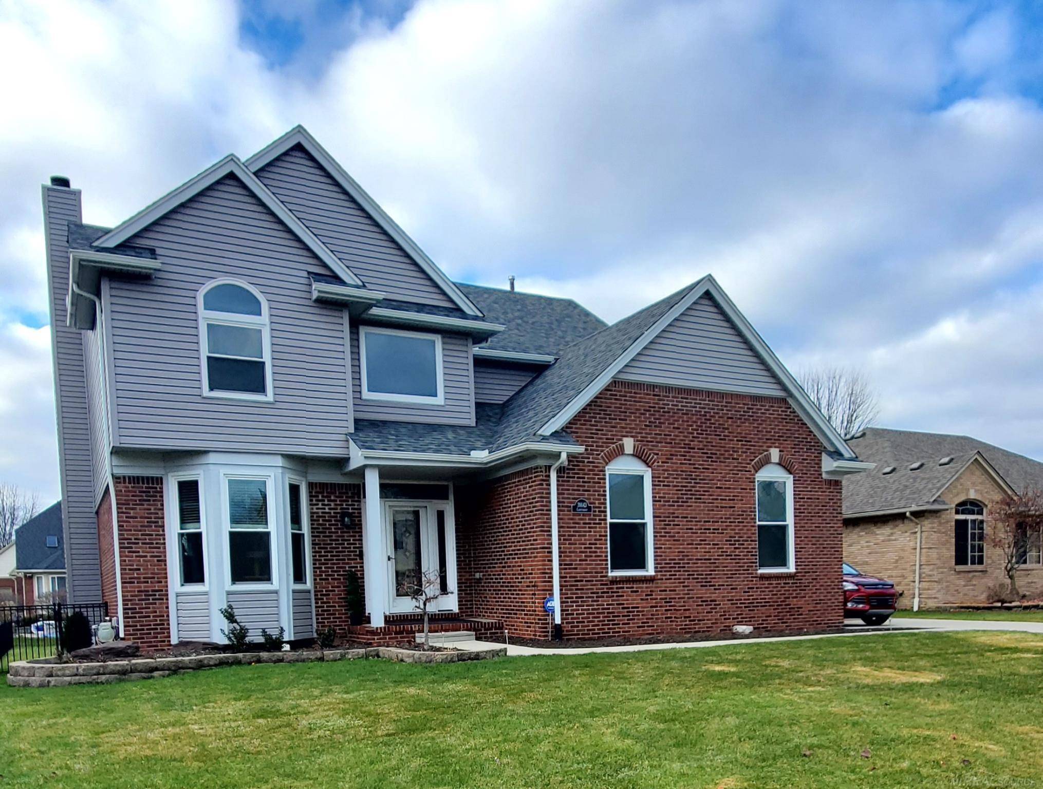 Harrison Twp, MI 48045,39143 Canterbury