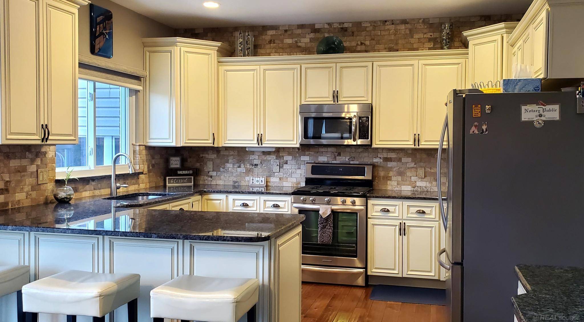 Harrison Twp, MI 48045,39143 Canterbury