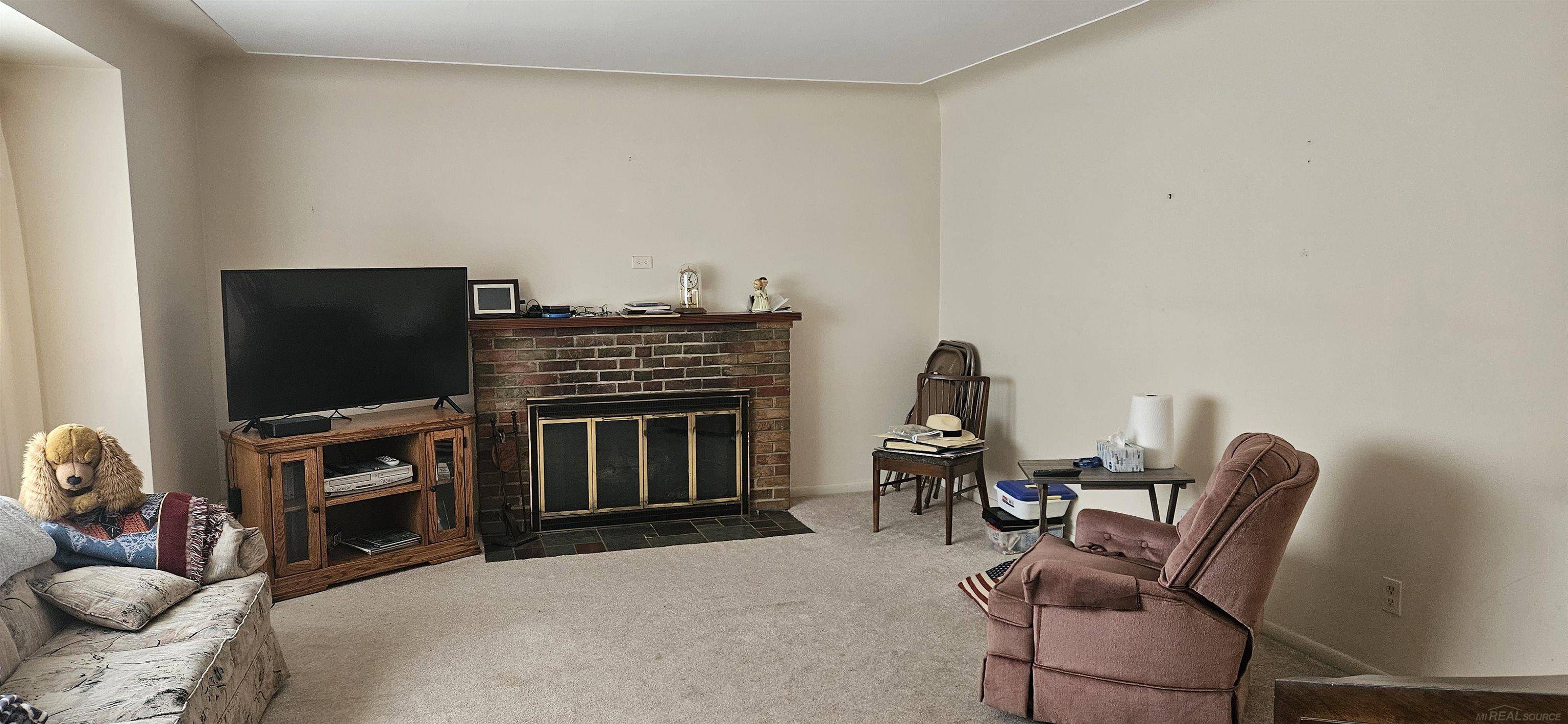 Warren, MI 48089,8239 Studebaker