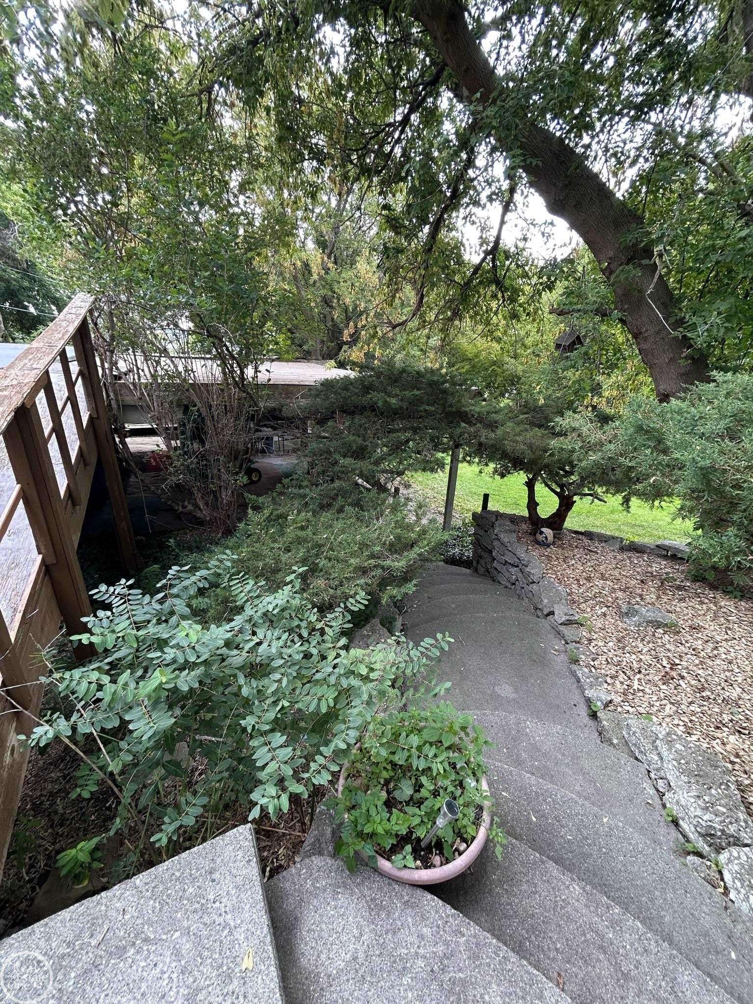 Port Huron, MI 48060,1839 Riverside DR