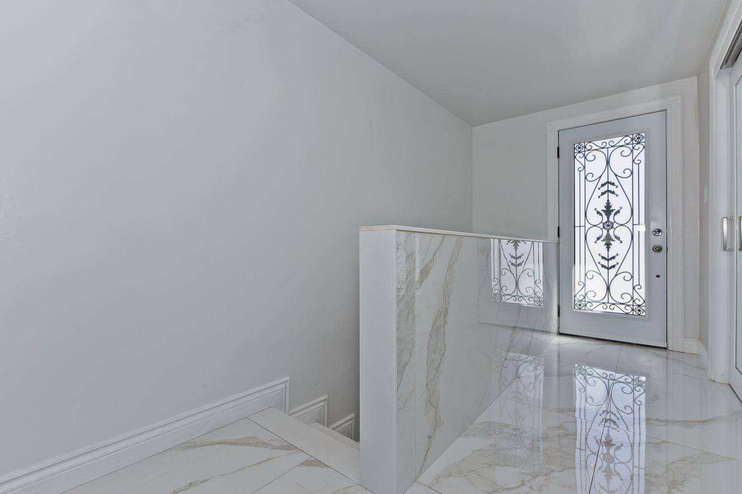 Barrie, ON L4N 4H3,214 ASHFORD DR