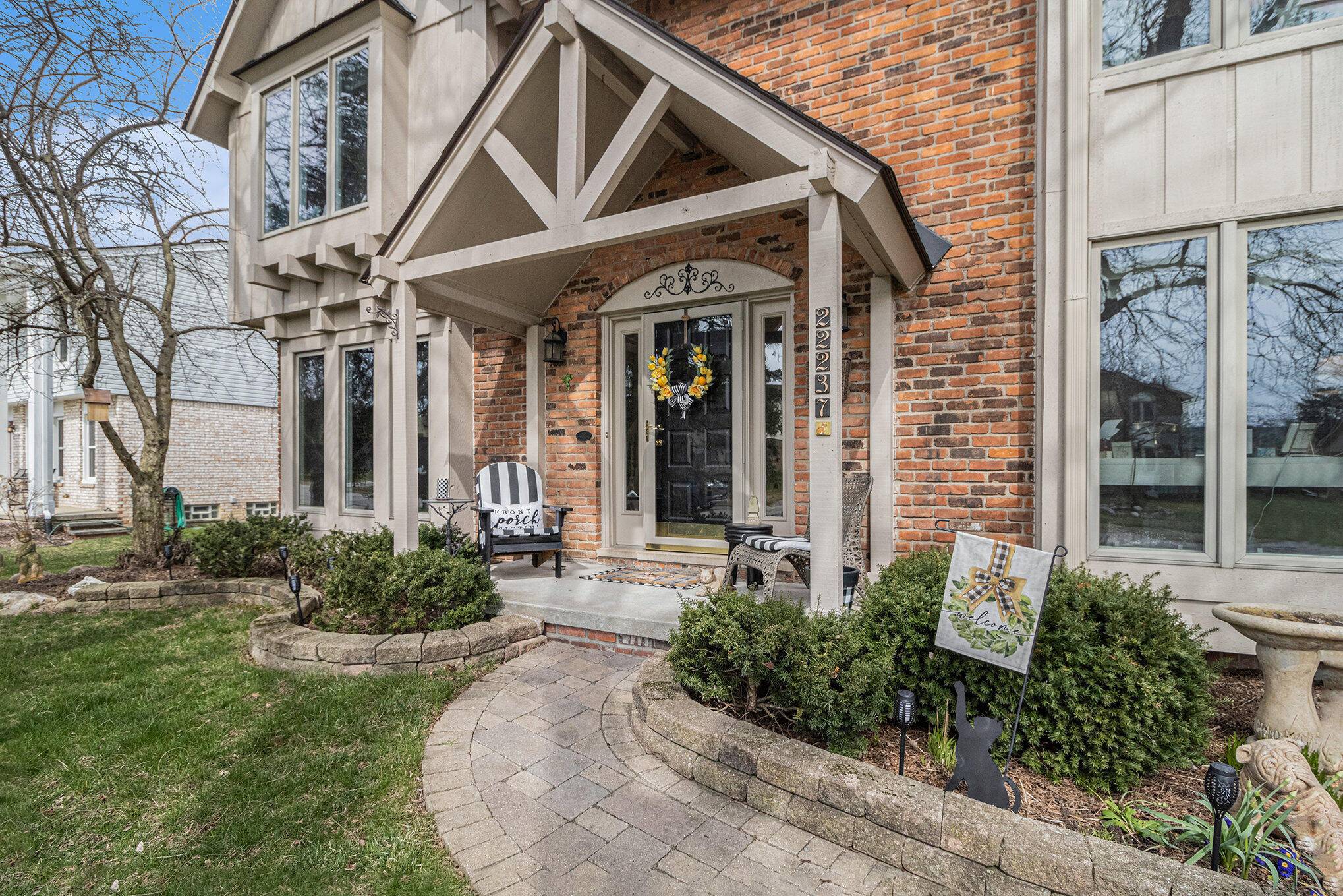 Novi, MI 48375,22237 Cascade Drive DR